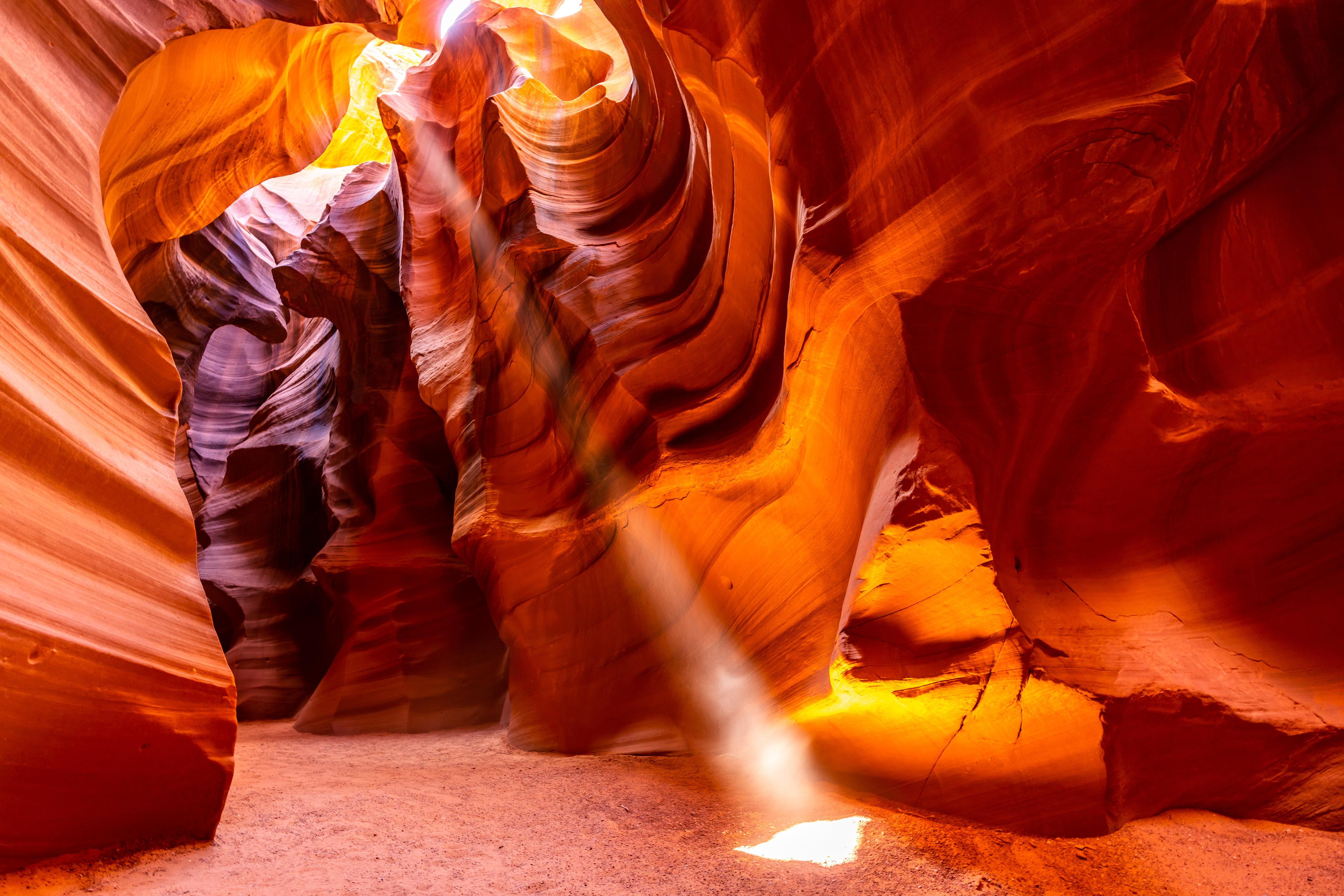 Duschrückwand-Antelope Canyon Licht- und Schattenspiel