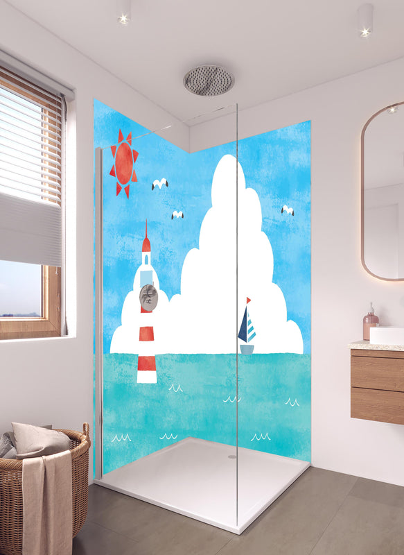 Duschrückwand - Aquarell-Leuchtturm mit Segelboot Motiv in hellem Badezimmer mit Regenduschkopf  - zweiteilige Eck-Duschrückwand