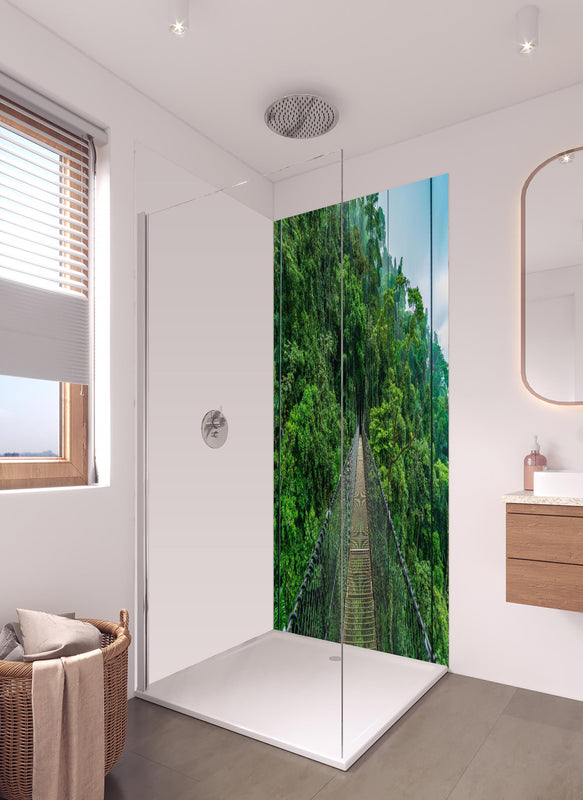 Duschrückwand - Arenal-Hängebrücke - Costa Rica  in hellem Badezimmer mit Regenduschkopf  - zweiteilige Eck-Duschrückwand