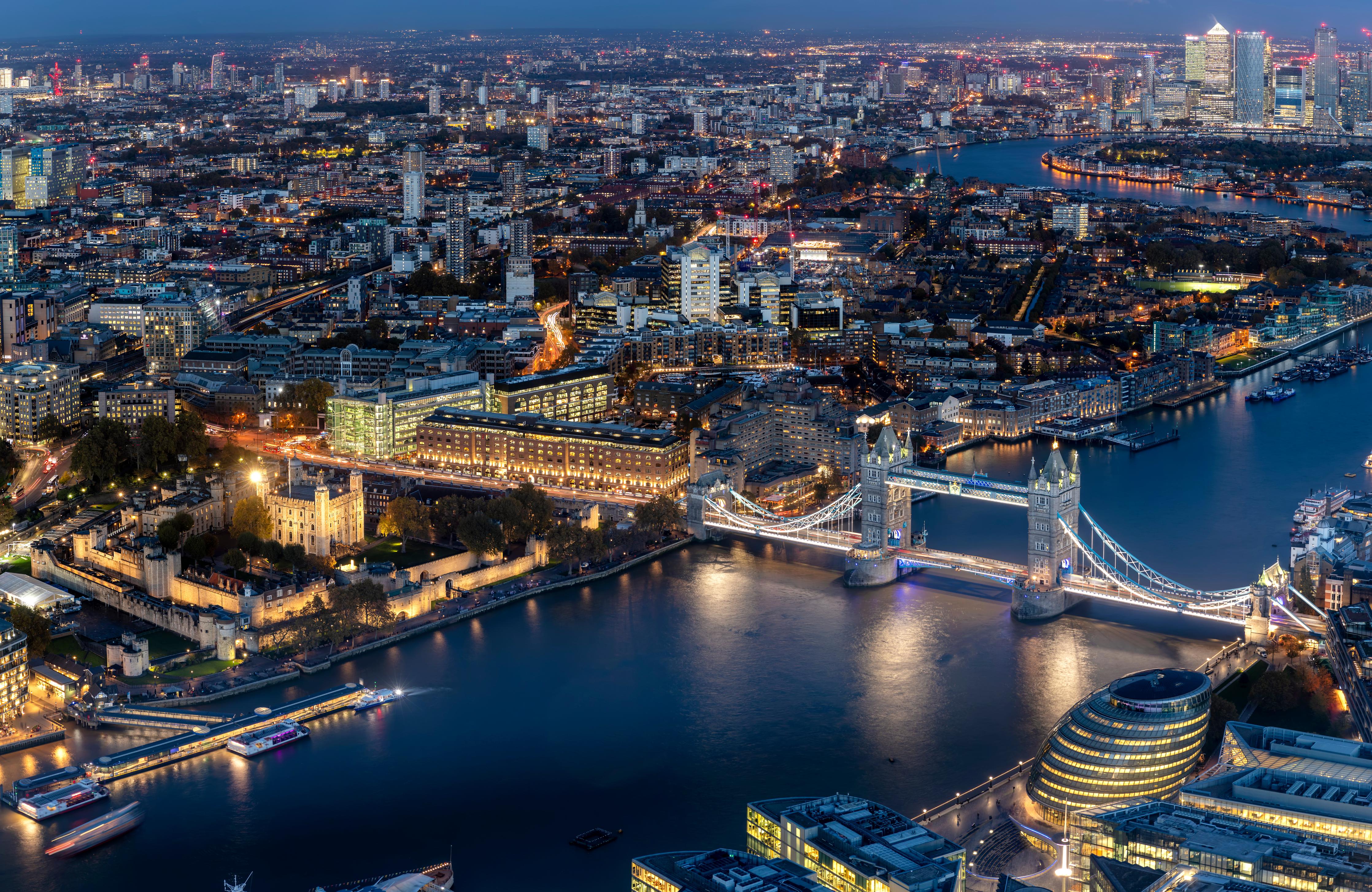 Duschrückwand-Atemberaubende Skyline auf London-England