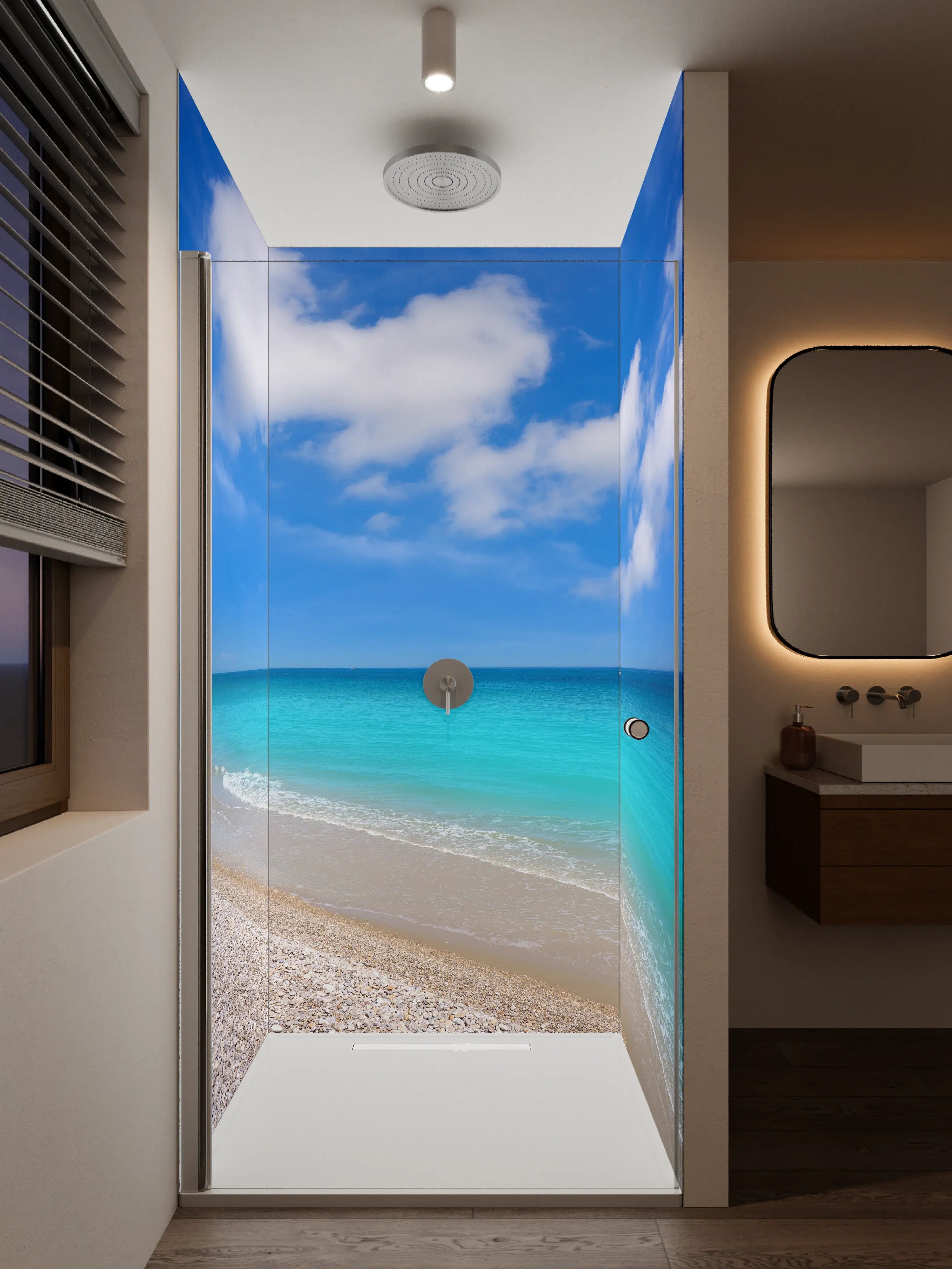 Duschrückwand - Blauer Himmel über Strand mit Sand und Wasser