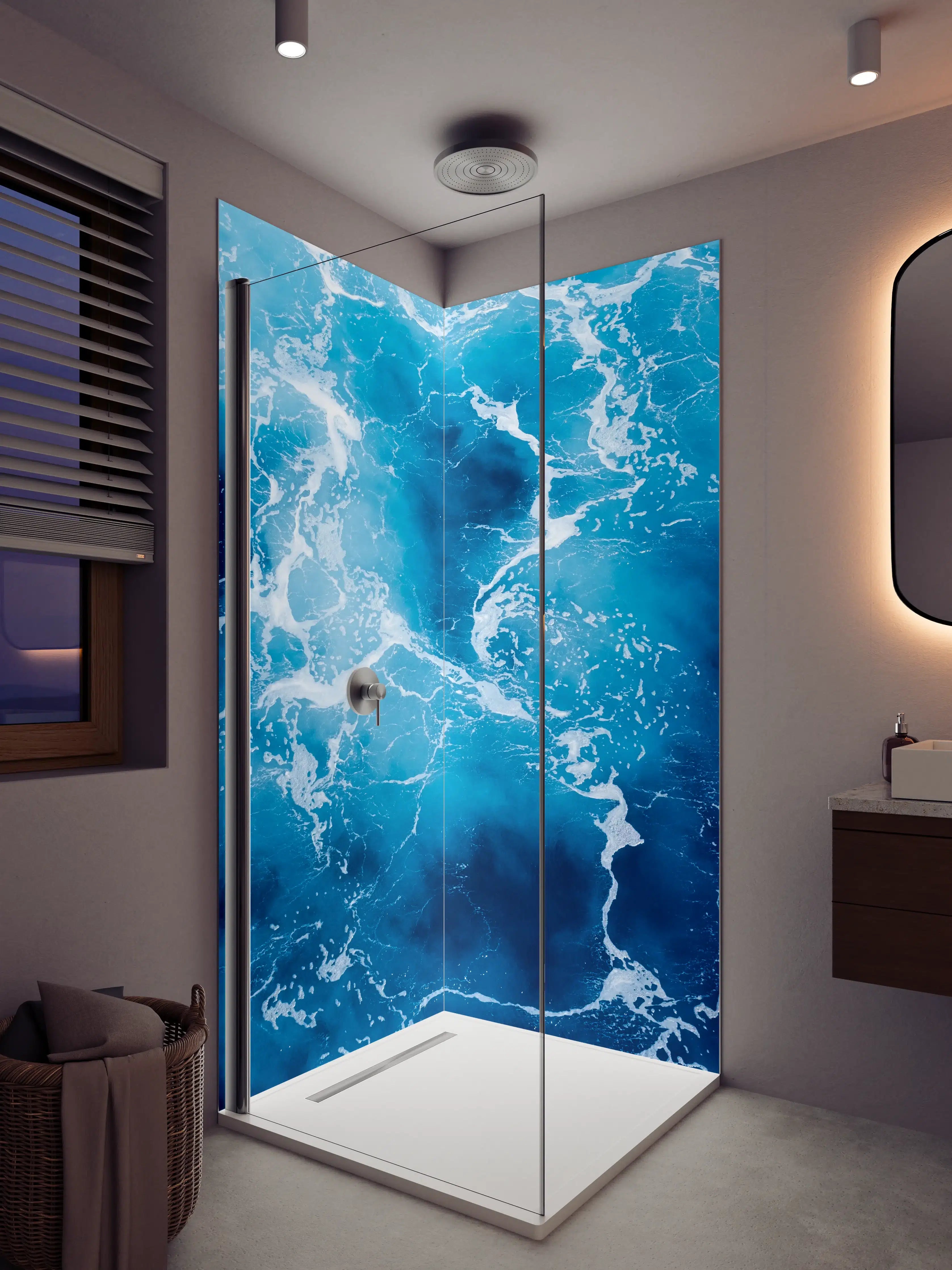 Duschrückwand - Blaues Wasser mit weißer Gischt