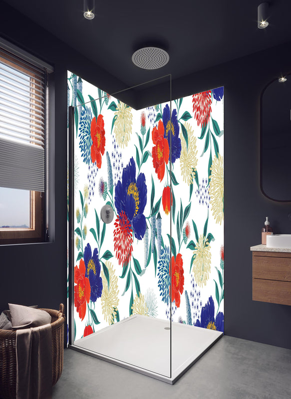 Duschrückwand - Bunte Blumenmuster Wandtapete Design in hellem Badezimmer mit Regenduschkopf  - zweiteilige Eck-Duschrückwand