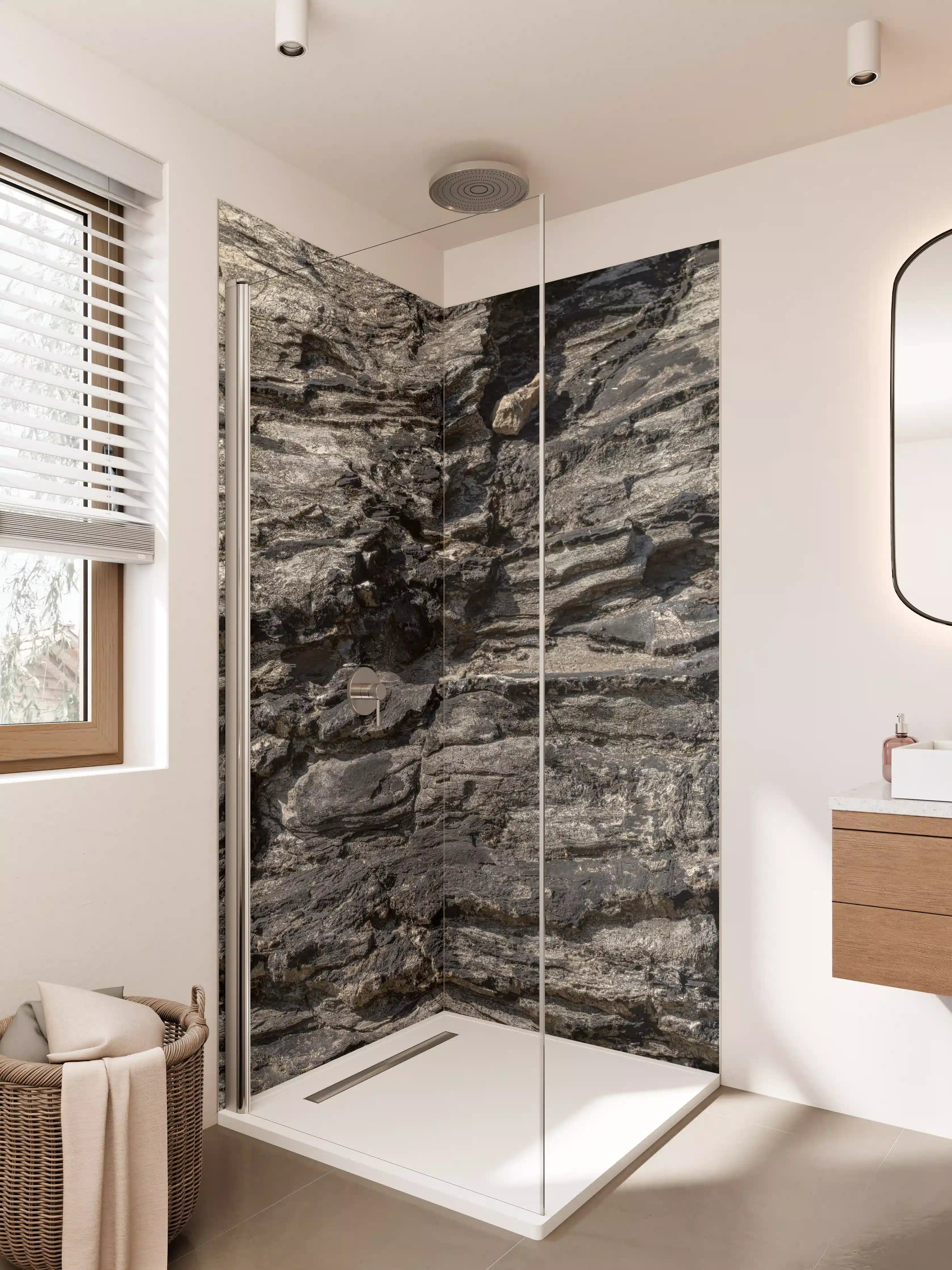 Duschrückwand - Dunkler Naturstein mit rauer Textur