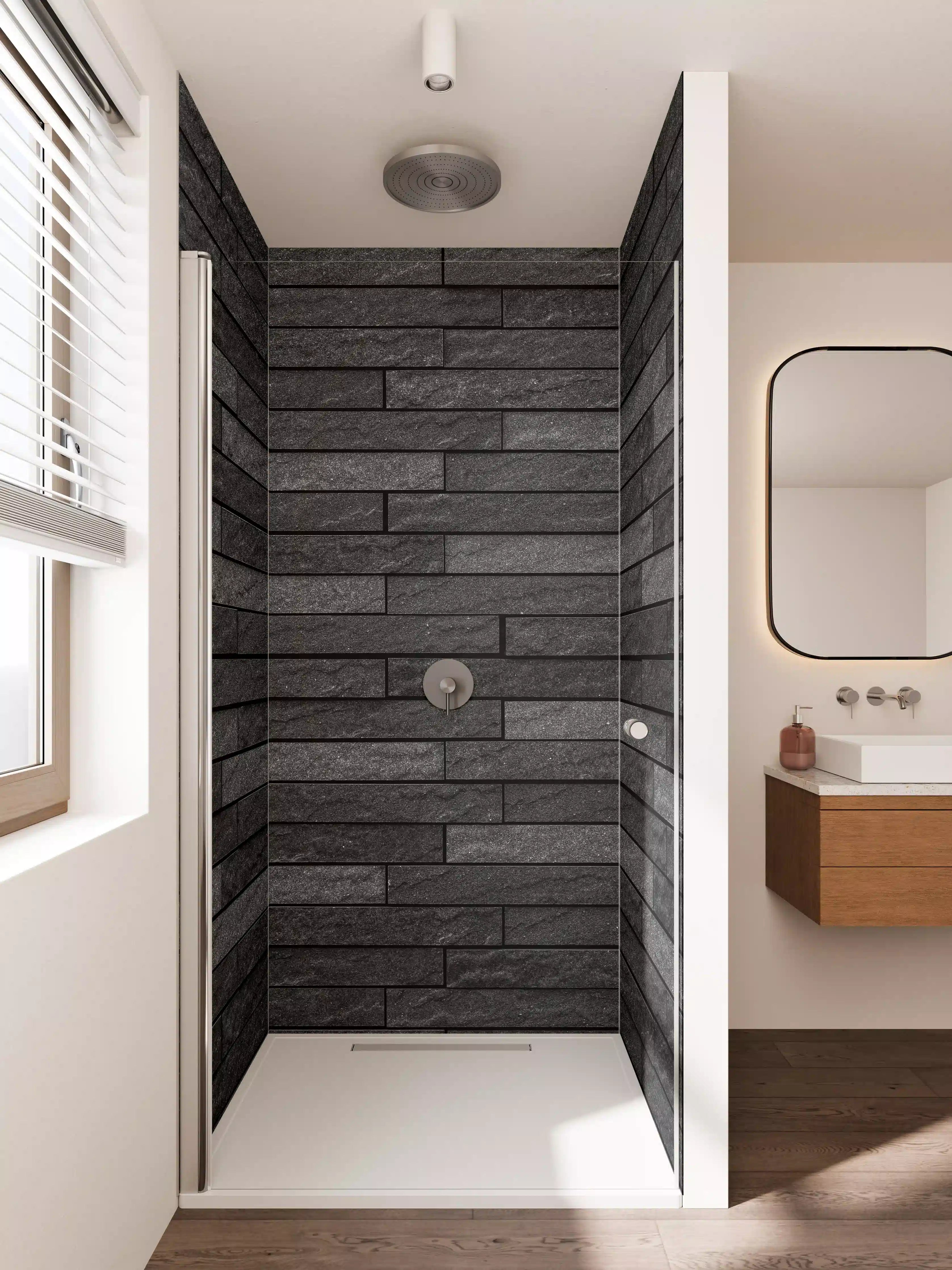 Duschrückwand - Schwarze Ziegelmauer mit Matt-Textur