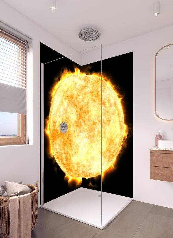 Duschrückwand -  Sonne auf Schwarzem Hintergrund in hellem Badezimmer mit Regenduschkopf  - zweiteilige Eck-Duschrückwand