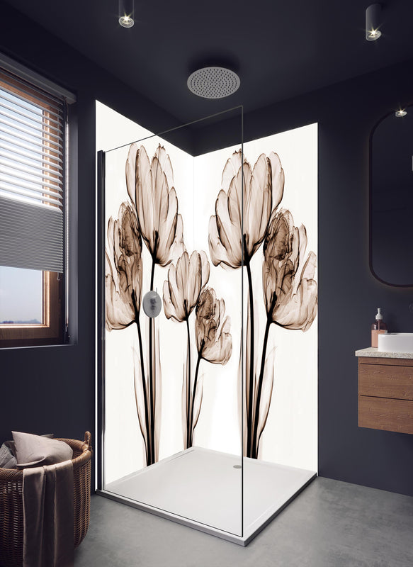 Duschrückwand - Abstraktes Blumendesign in dunklem Badezimmer mit Regenduschkopf