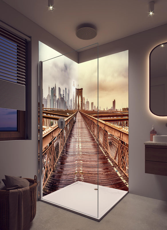 Duschrückwand - Ansicht der Brücke auf die Stadt in cremefarbenem Badezimmer mit Regenduschkopf