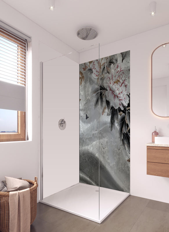 Duschrückwand - Blumenstrauß abgebildet auf Beton in hellem Badezimmer mit Regenduschkopf - einteilige Duschrückwand