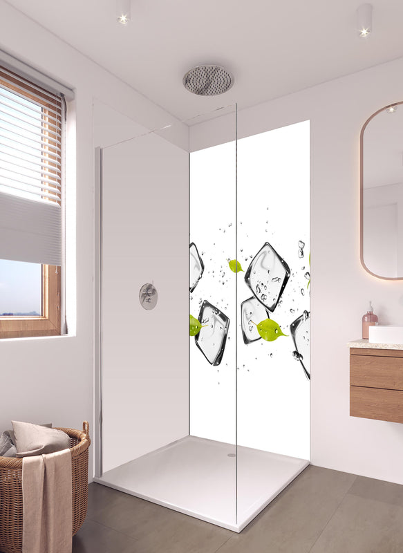 Duschrückwand - Eiswürfel mit Blättern in hellem Badezimmer mit Regenduschkopf - einteilige Duschrückwand