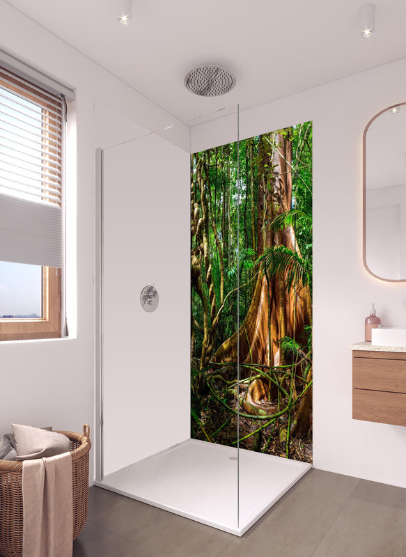 Duschrückwand - Feigenbaum in hellem Badezimmer mit Regenduschkopf - einteilige Duschrückwand