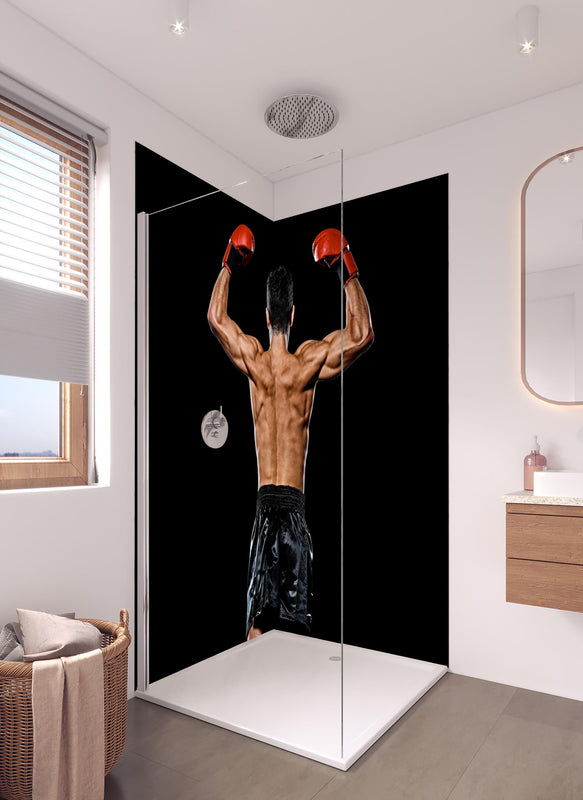Duschrückwand - Kaukasischer Boxer auf schwarzem Hintergrund in hellem Badezimmer mit Regenduschkopf  - zweiteilige Eck-Duschrückwand