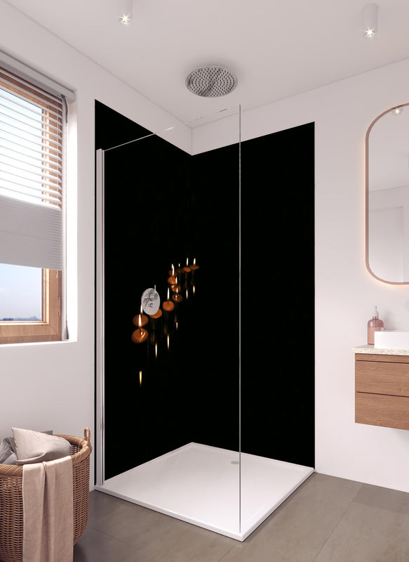 Duschrückwand - Kerzen - Gedenkstätte in hellem Badezimmer mit Regenduschkopf  - zweiteilige Eck-Duschrückwand