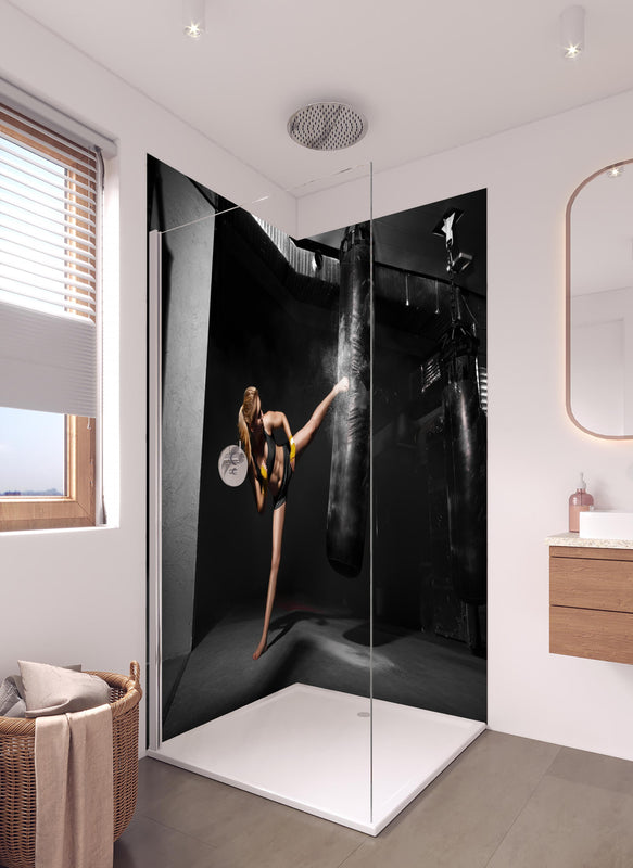 Duschrückwand - Kickboxen Sport 2 in hellem Badezimmer mit Regenduschkopf  - zweiteilige Eck-Duschrückwand
