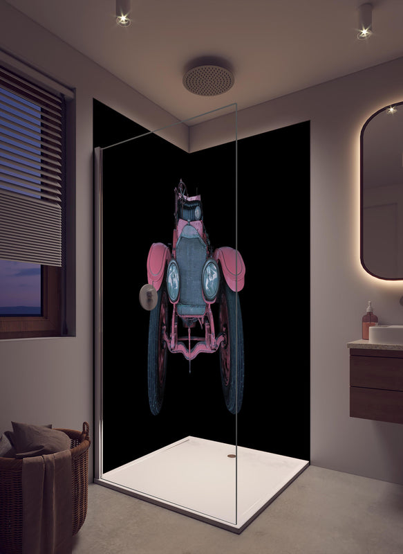 Duschrückwand - Oldtimer isoliert auf Schwarz in cremefarbenem Badezimmer mit Regenduschkopf