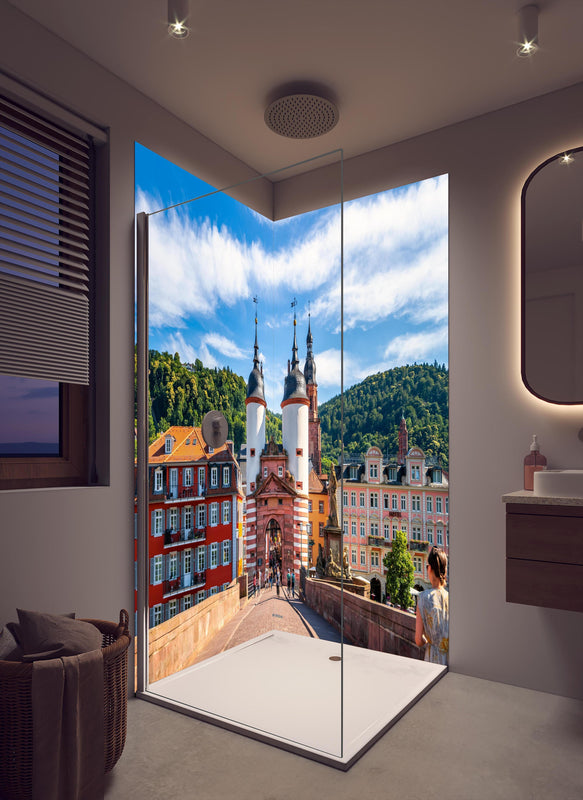 Duschrückwand - Prächtiger Anblick auf Brücke in Heidelberg in cremefarbenem Badezimmer mit Regenduschkopf