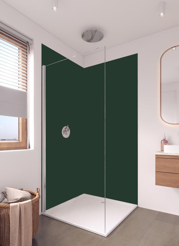 Duschrückwand - RAL 6009 (Tannengrün) in hellem Badezimmer mit Regenduschkopf  - zweiteilige Eck-Duschrückwand