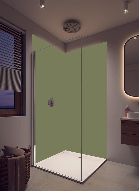 Duschrückwand - RAL 6013 (Schilfgrün) in luxuriöser Dusche mit Regenduschkopf