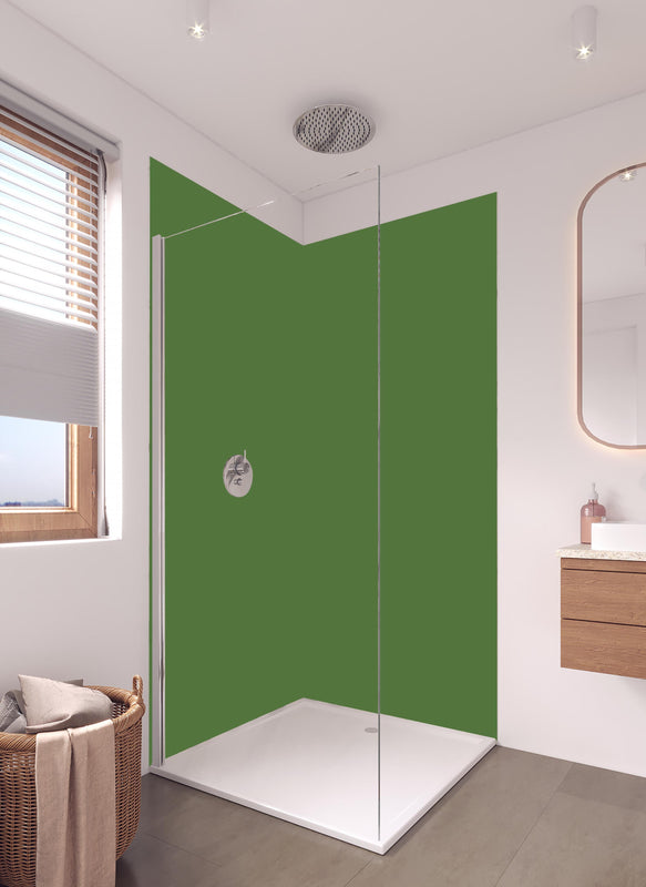 Duschrückwand - RAL 6025 (Farngrün) in hellem Badezimmer mit Regenduschkopf  - zweiteilige Eck-Duschrückwand