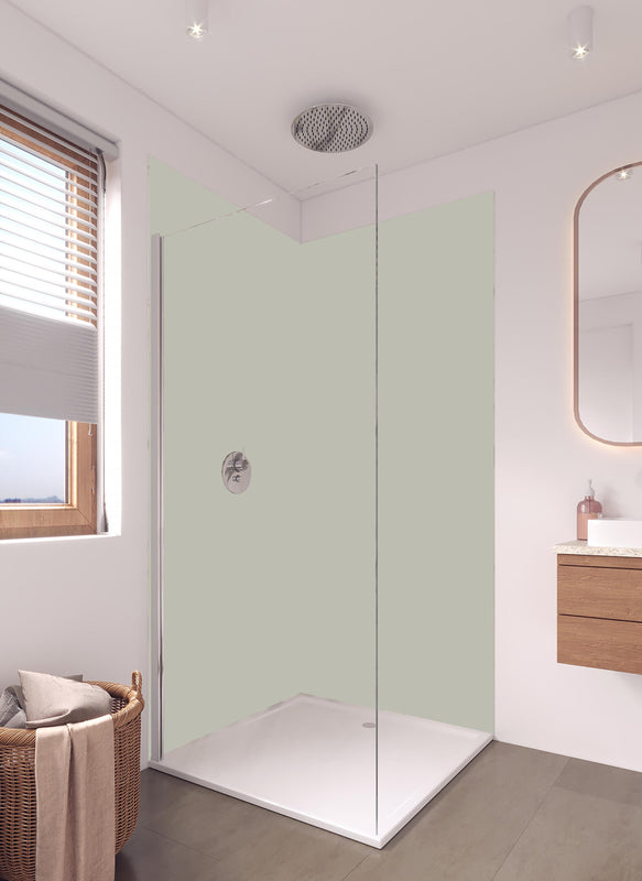 Duschrückwand - RAL 7044 (Seidengrau) in hellem Badezimmer mit Regenduschkopf  - zweiteilige Eck-Duschrückwand