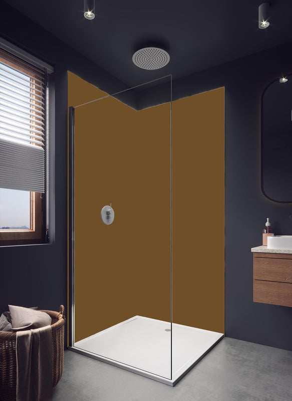 Duschrückwand - RAL 8008 (Olivbraun) in hellem Badezimmer mit Regenduschkopf - einteilige Duschrückwand