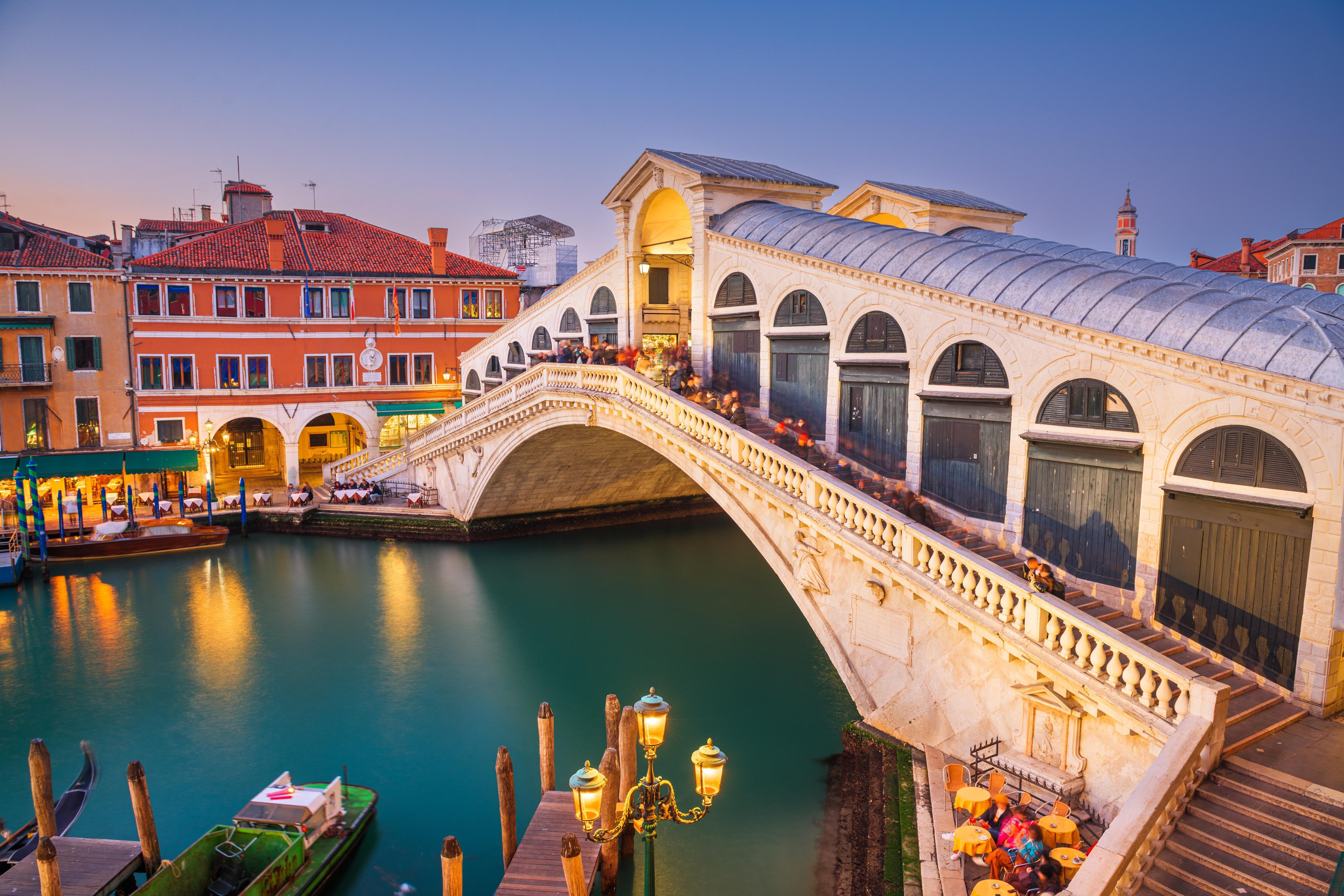 Duschrückwand-Rialto-Brücke über dem Canal Grande in Venedig