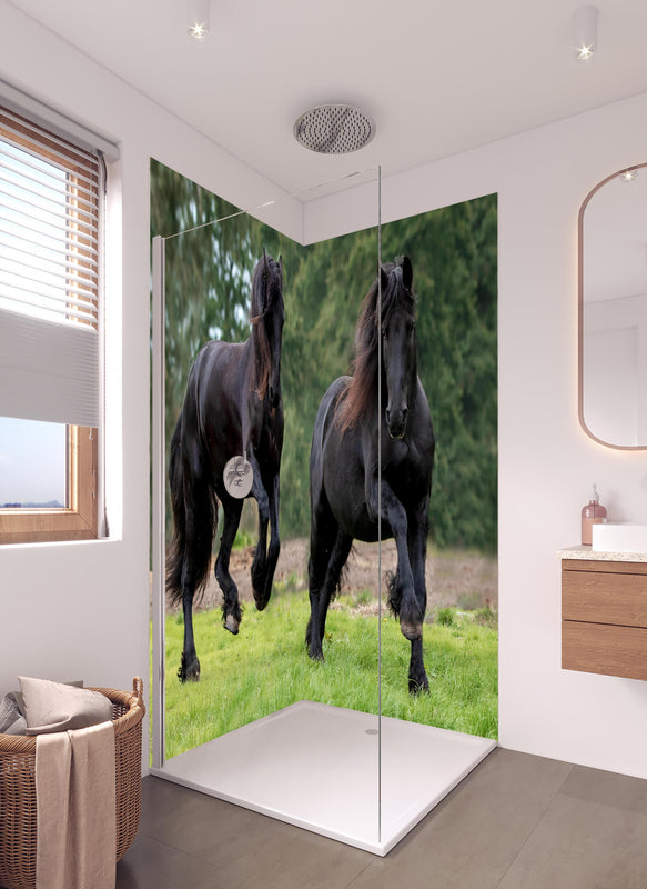 Duschrückwand - Schwarze prächtige Friesenpferde in hellem Badezimmer mit Regenduschkopf  - zweiteilige Eck-Duschrückwand