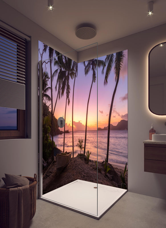 Duschrückwand - Sonnenuntergang am Strand Anse Takamaka in cremefarbenem Badezimmer mit Regenduschkopf