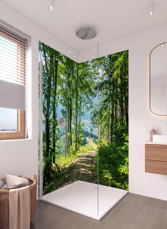 Duschrückwand - Waldweg Beskiden Polen in hellem Badezimmer mit Regenduschkopf  - zweiteilige Eck-Duschrückwand