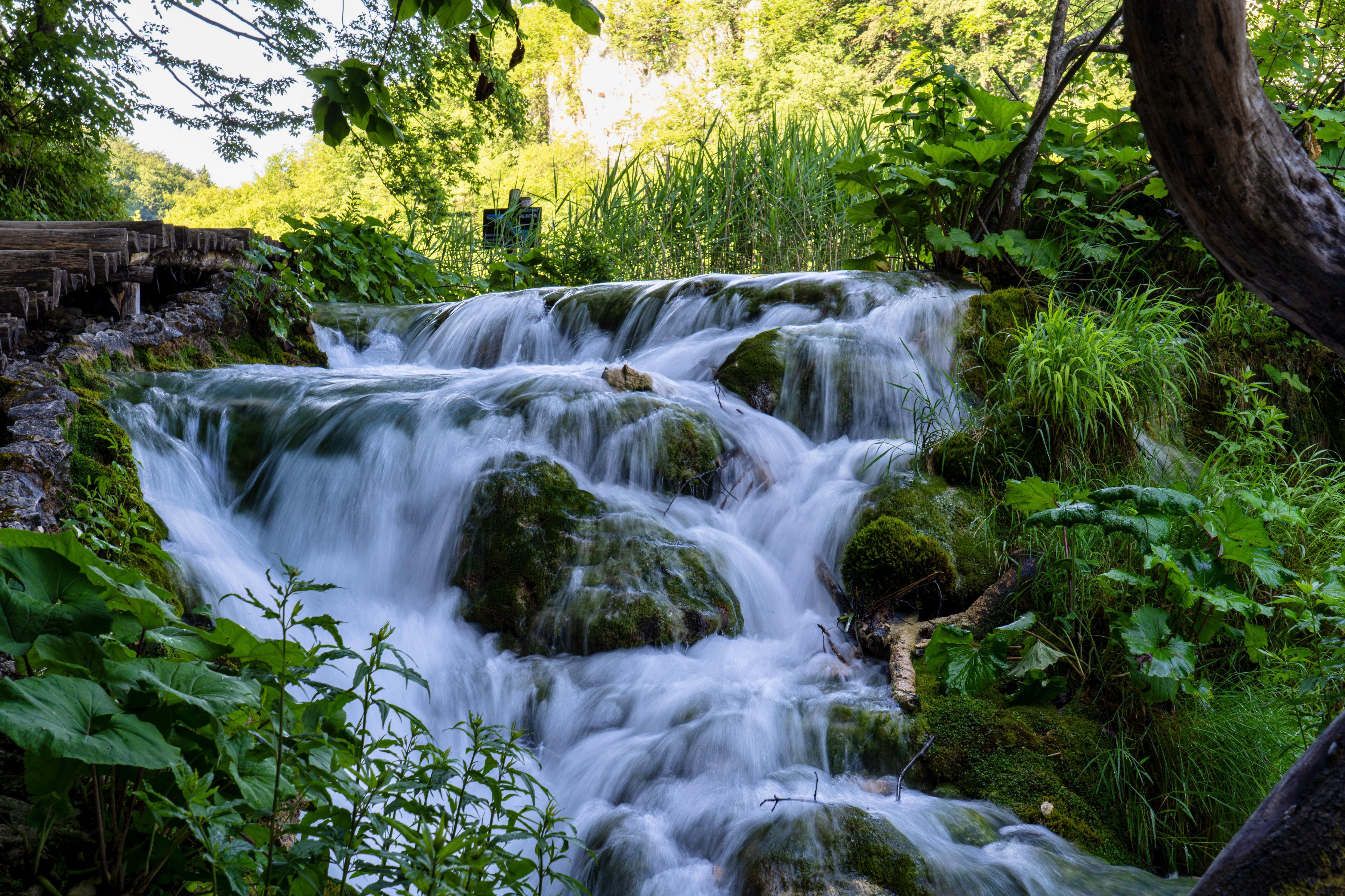 Duschrückwand-Wasserfall im Nationalpark Plitvicer Seen