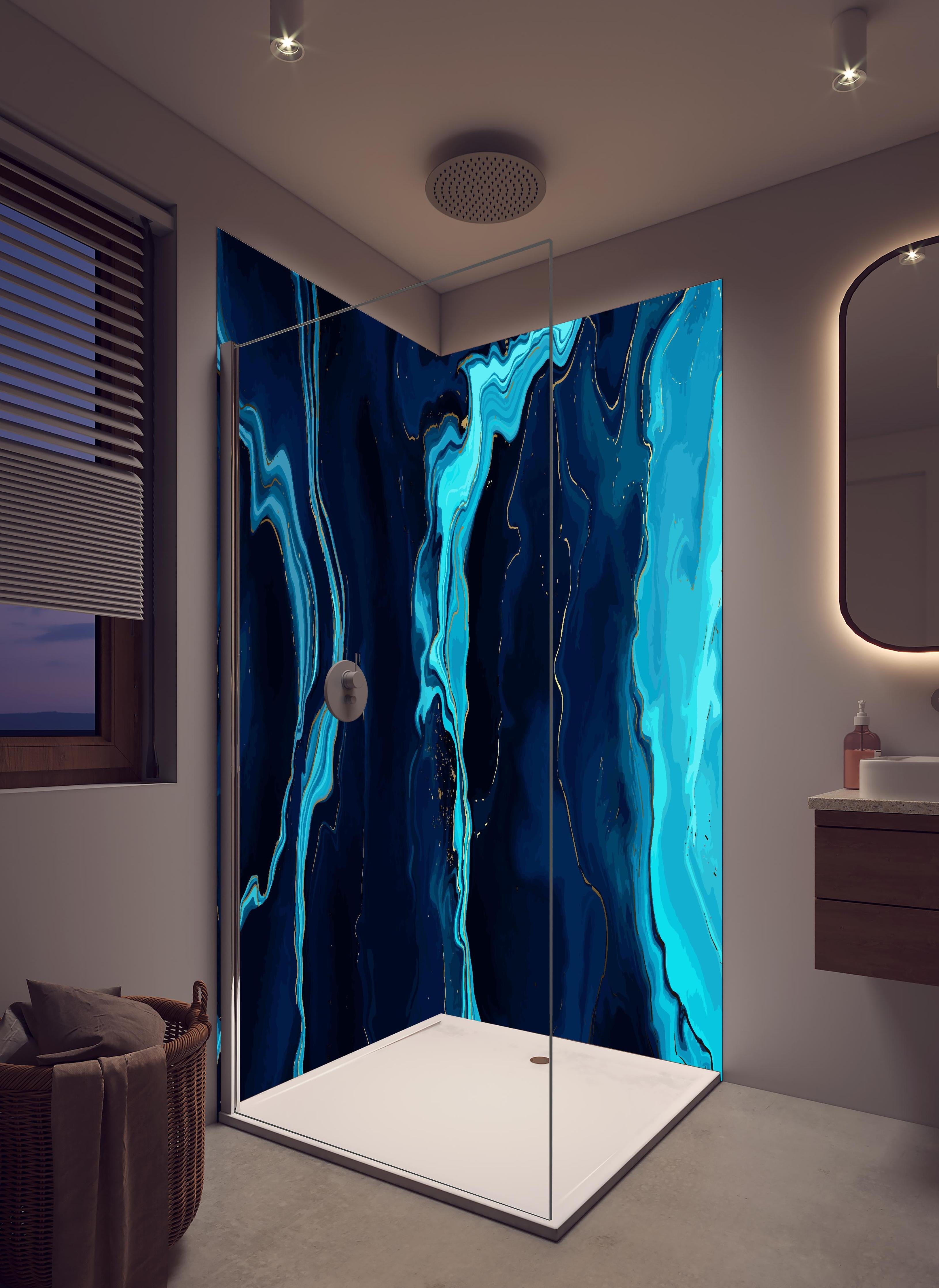 Duschrückwand - Dynamische Blau-Türkis Fluid Art Malerei in hellem Badezimmer mit Regenduschkopf  - zweiteilige Eck-Duschrückwand