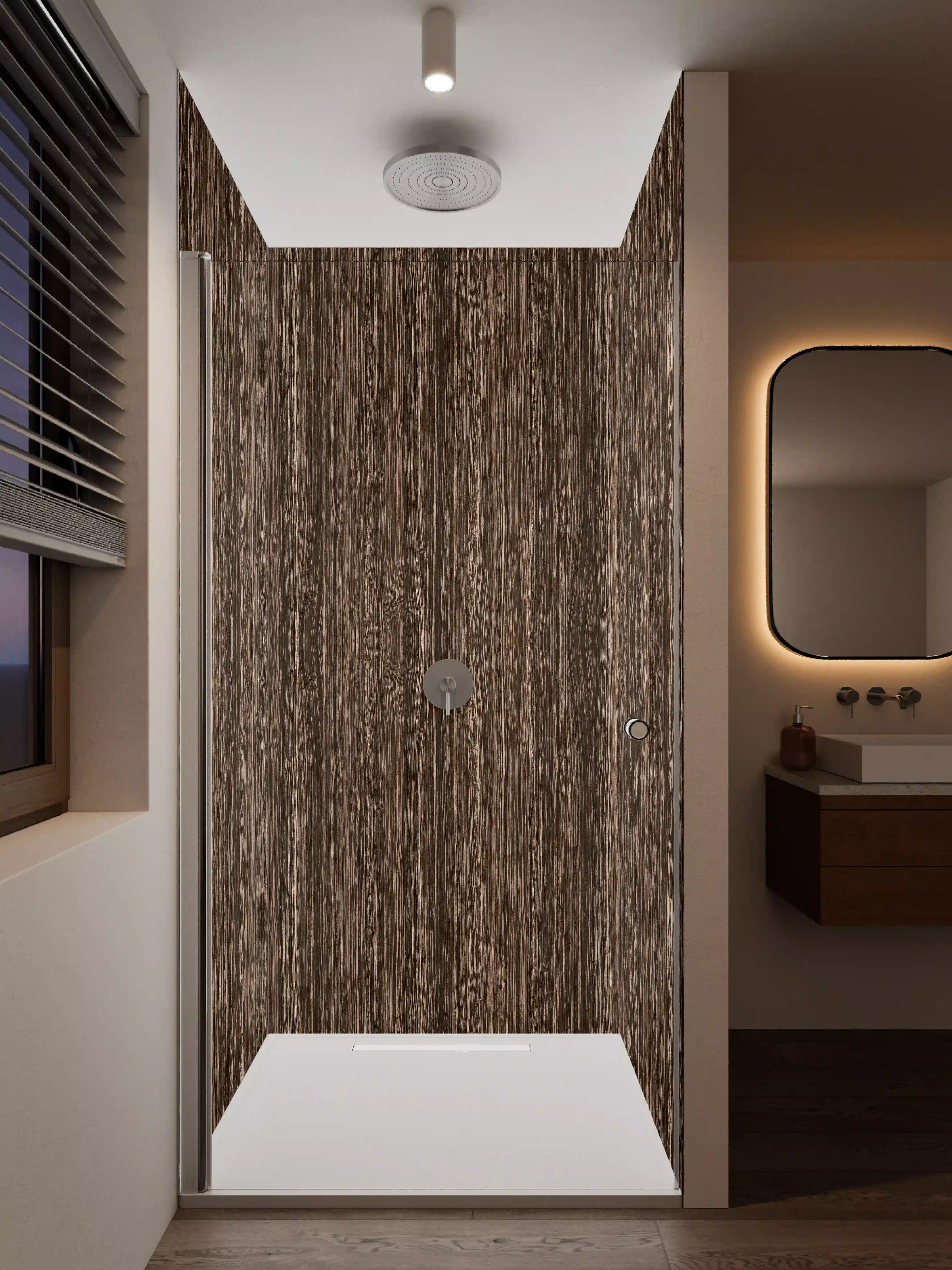 Duschrückwand - Elegante Holzoptik in warmen Braun- und Beigetönen