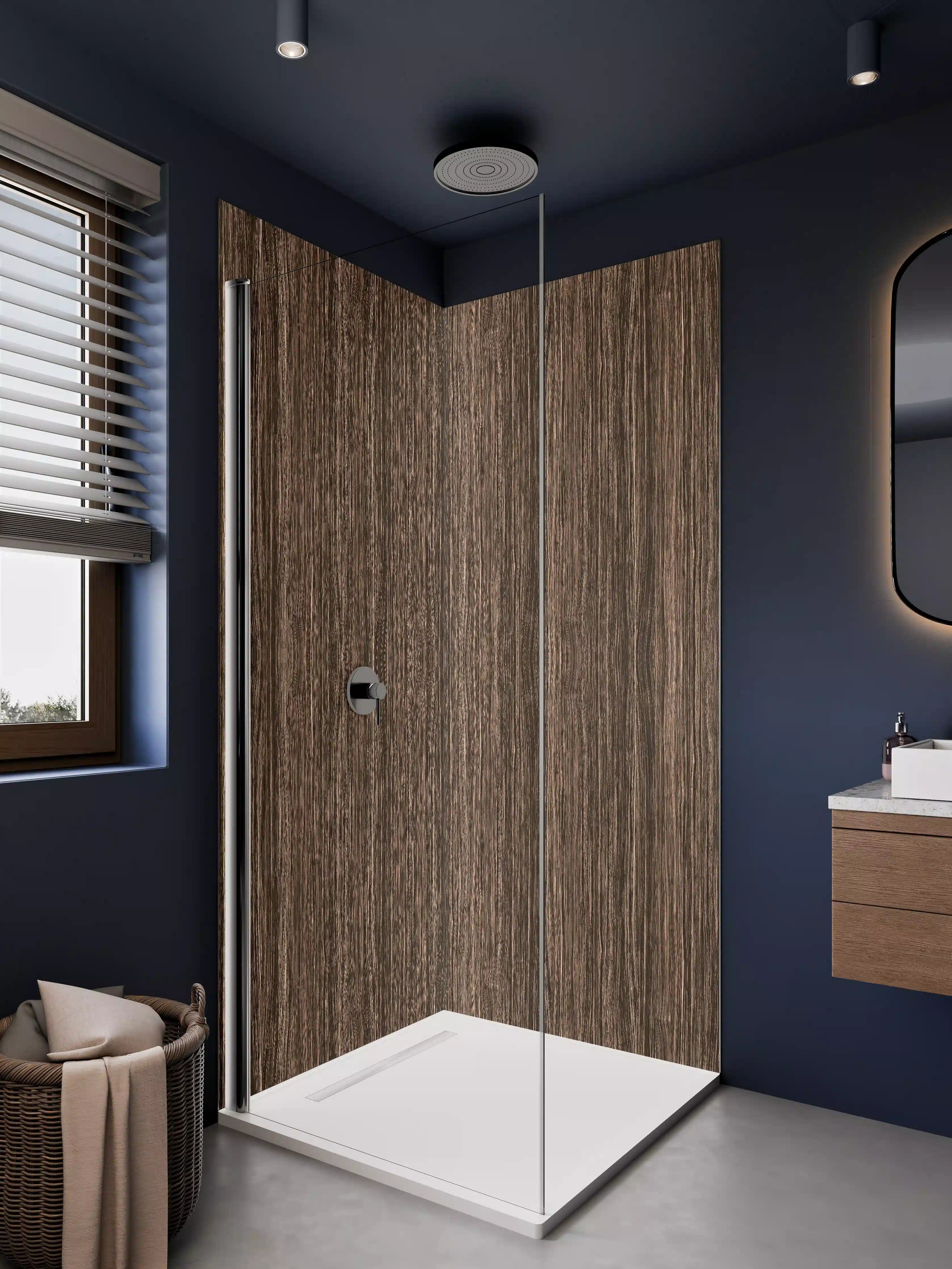 Duschrückwand - Elegante Holzoptik in warmen Braun- und Beigetönen