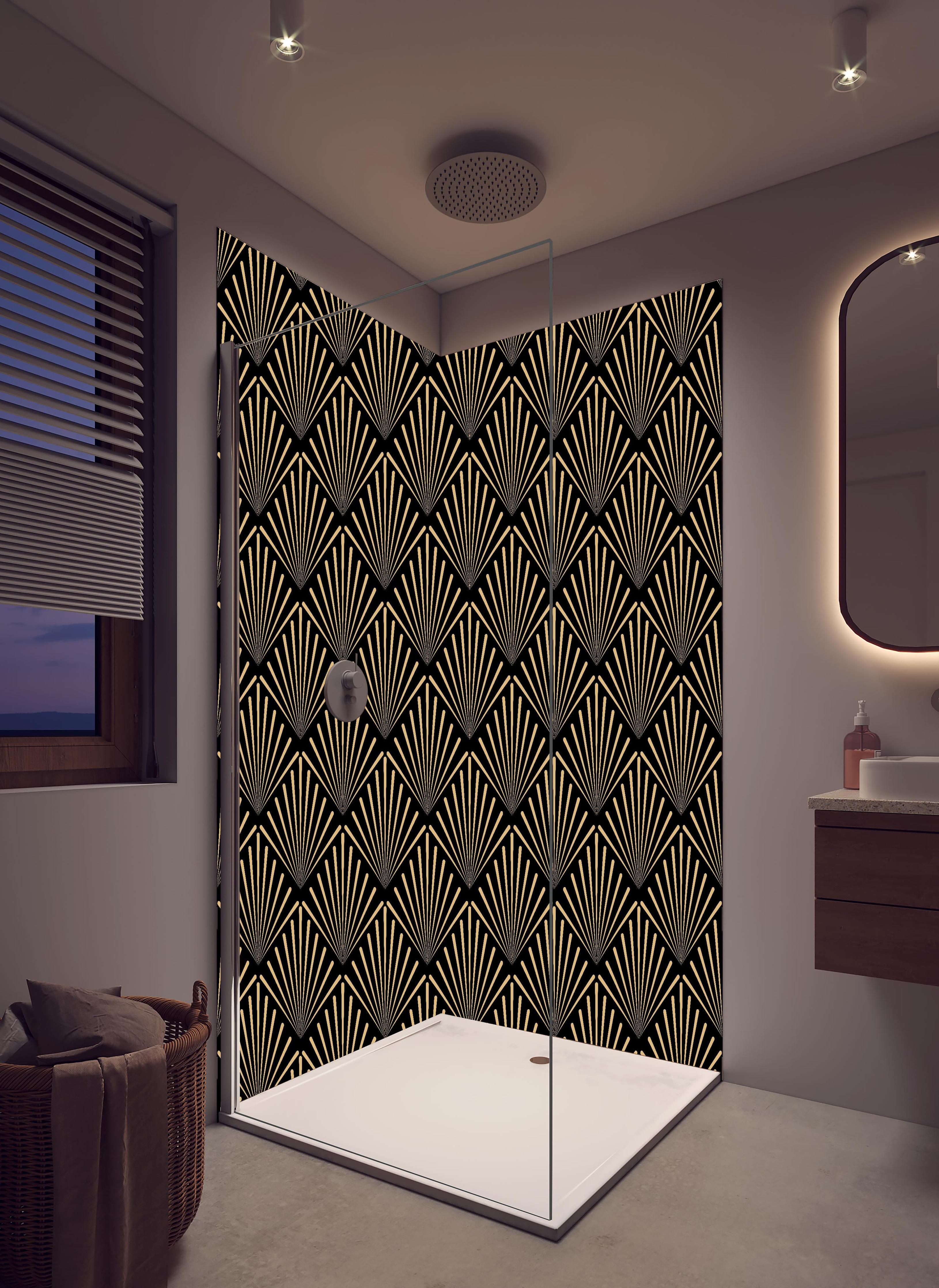 Duschrückwand - Elegantes Art-Deco-Muster in Gold und Schwarz in hellem Badezimmer mit Regenduschkopf  - zweiteilige Eck-Duschrückwand