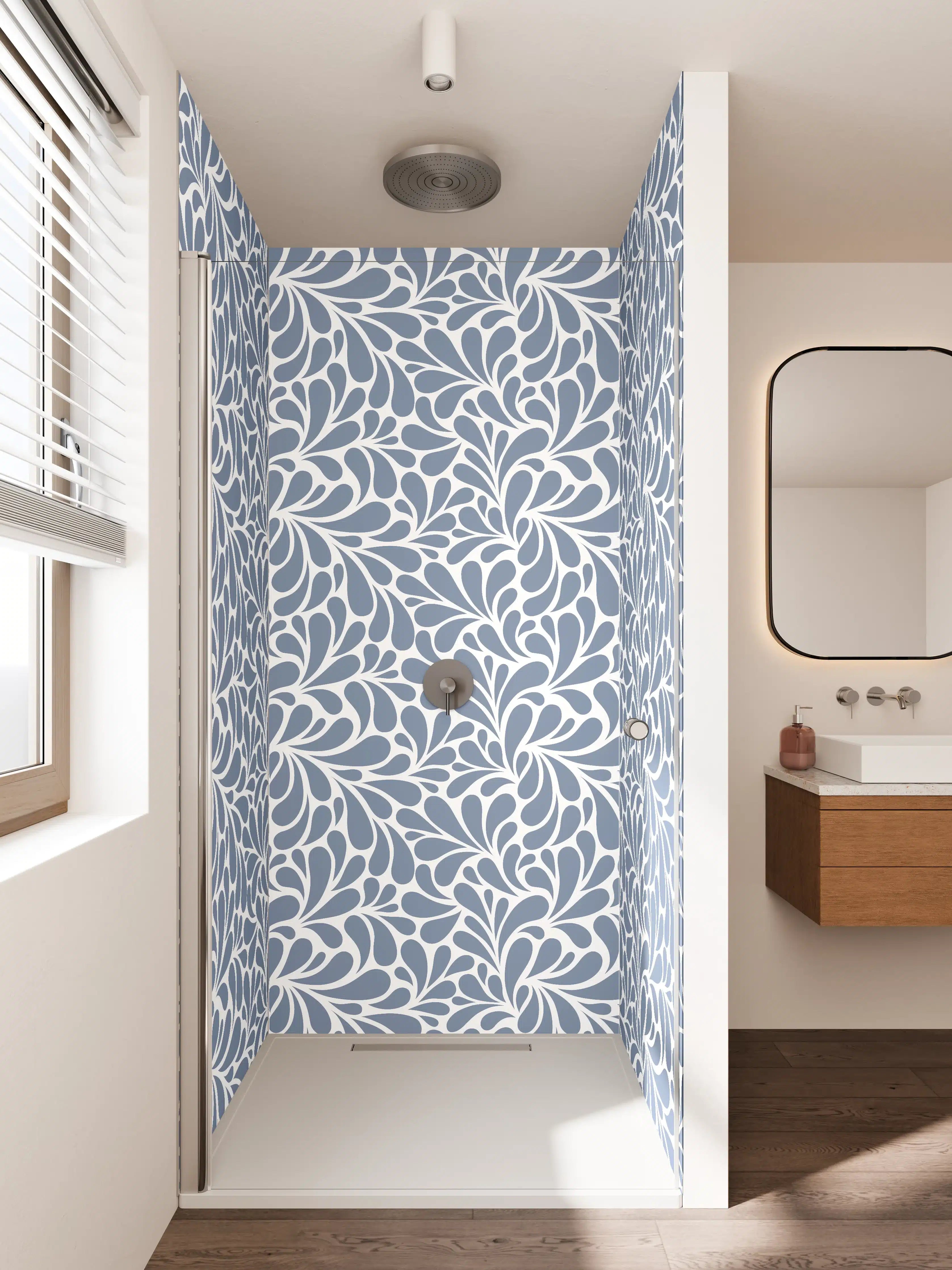 Duschrückwand - Elegantes blau-weißes Floral-Muster