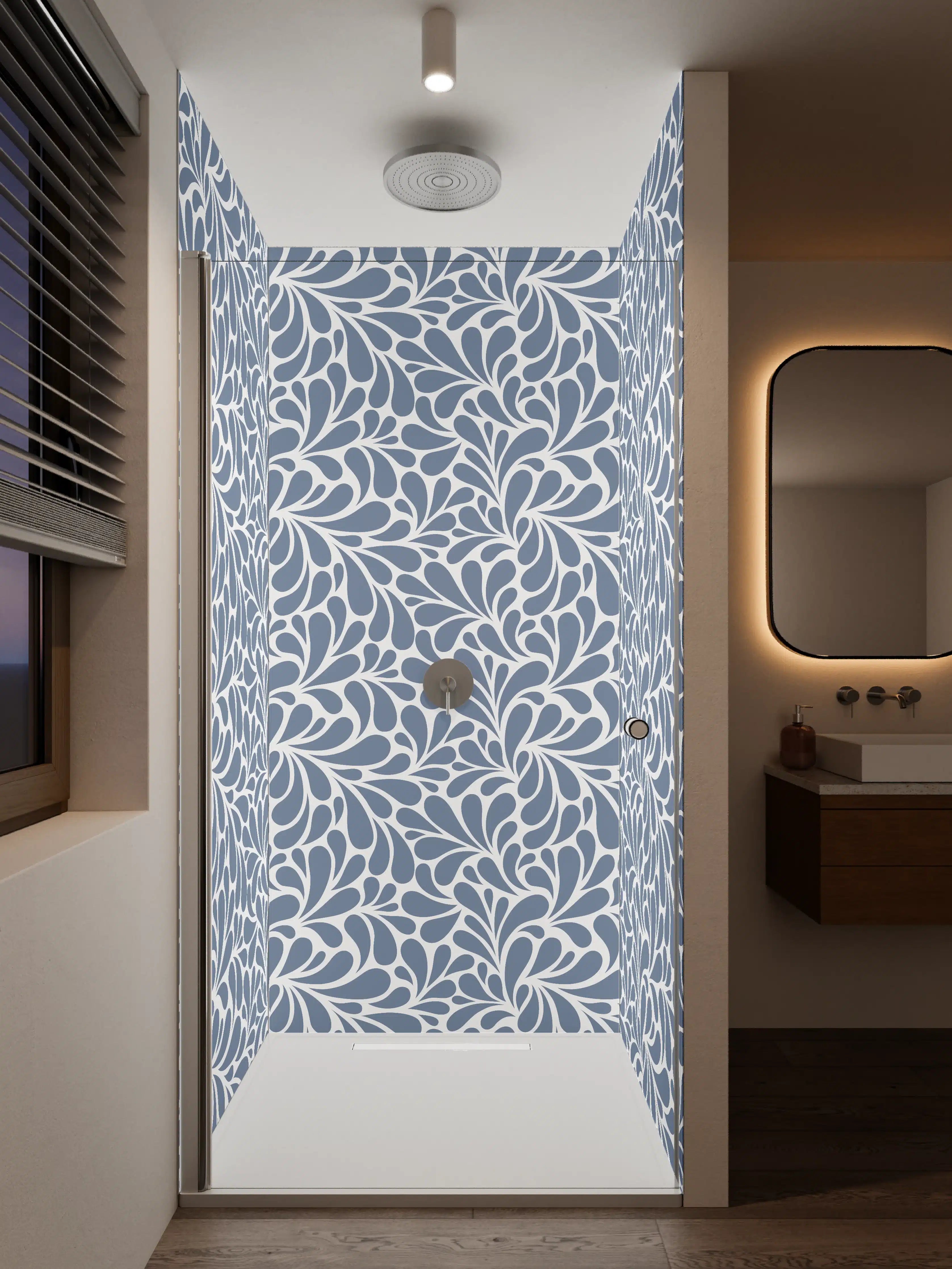 Duschrückwand - Elegantes blau-weißes Floral-Muster