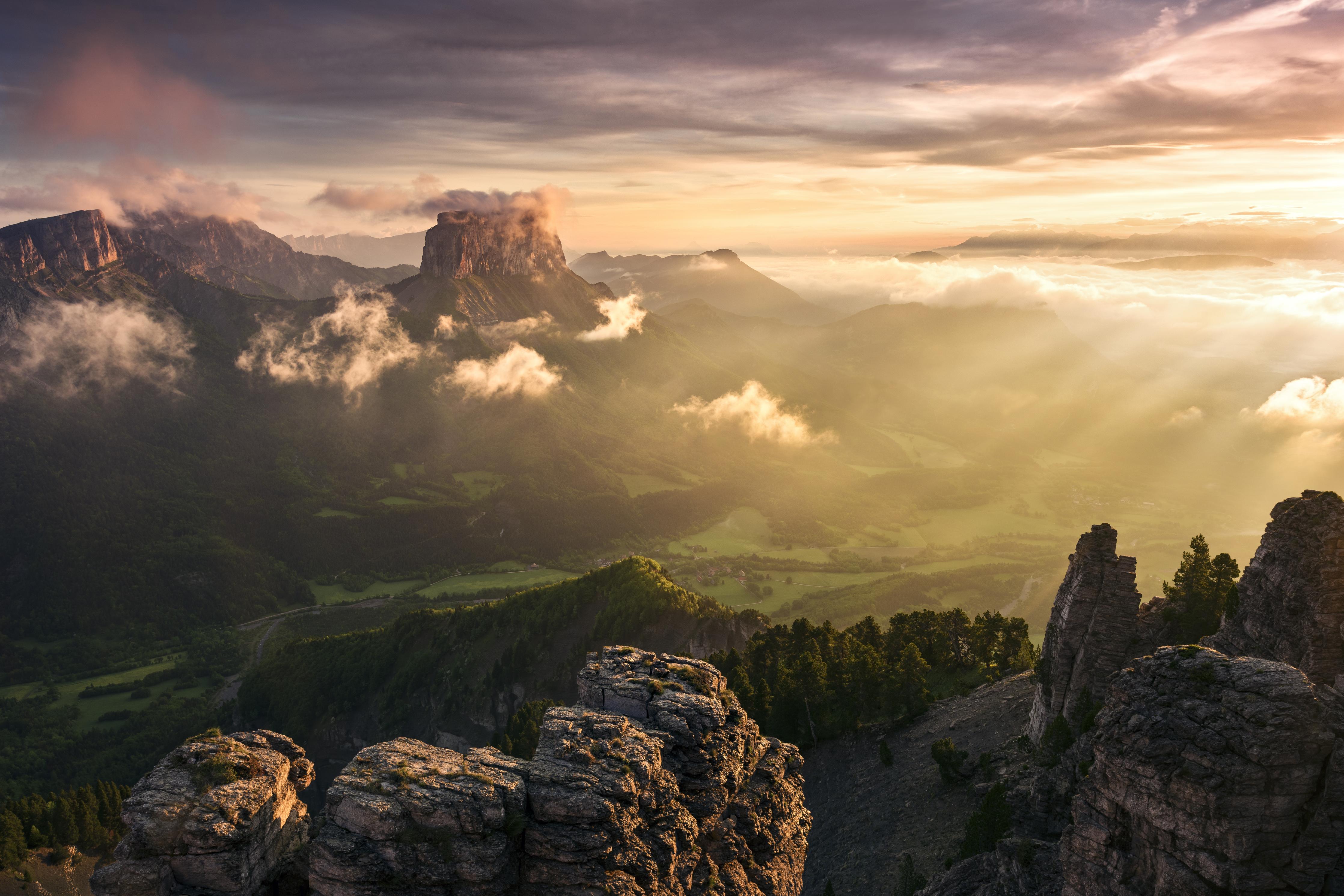 Duschrückwand-Erhabene Alpenszenerie im Morgengrauen