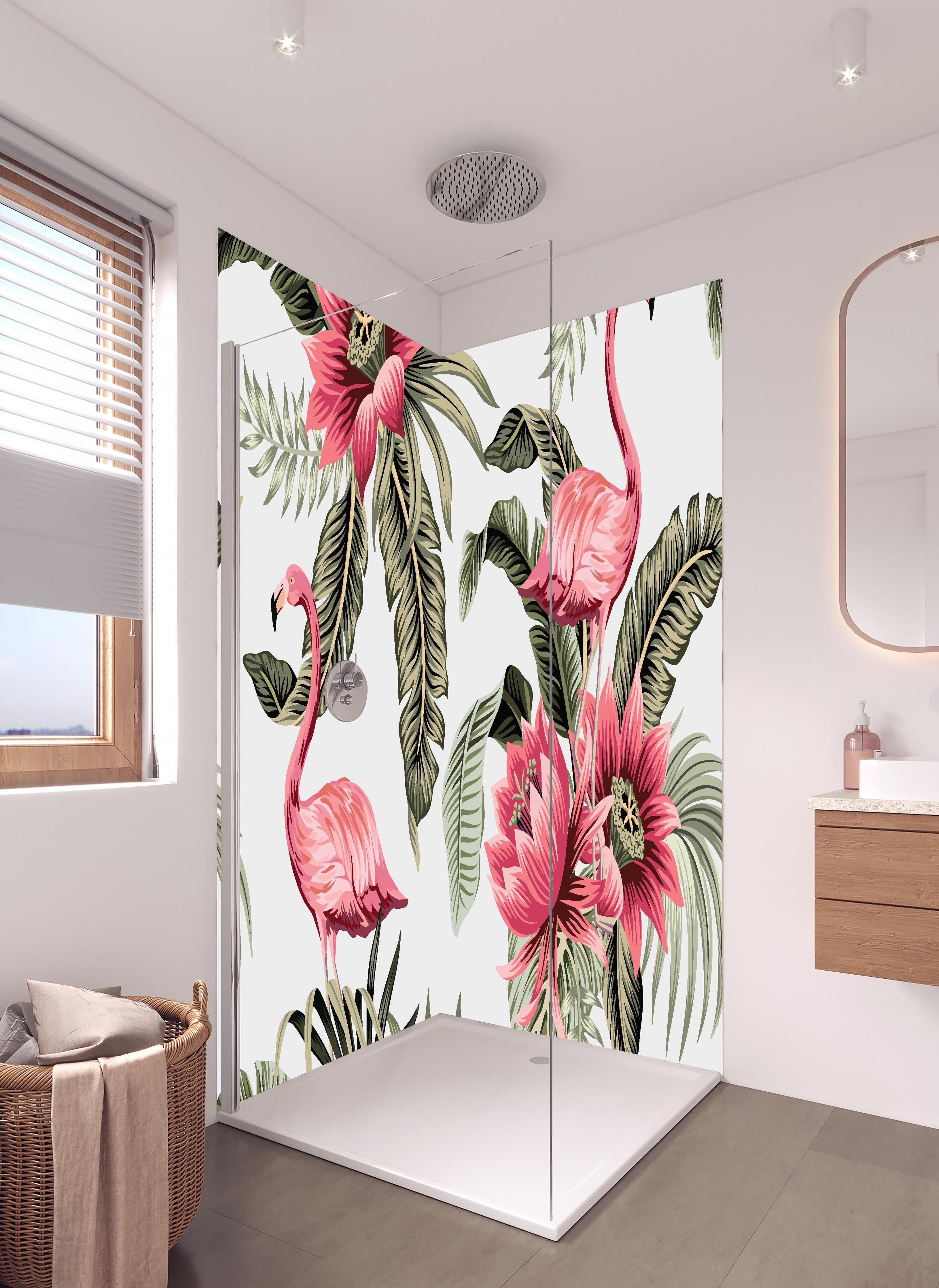 Duschrückwand - Exotischer Flamingo und Blumen Musterdruck in hellem Badezimmer mit Regenduschkopf  - zweiteilige Eck-Duschrückwand