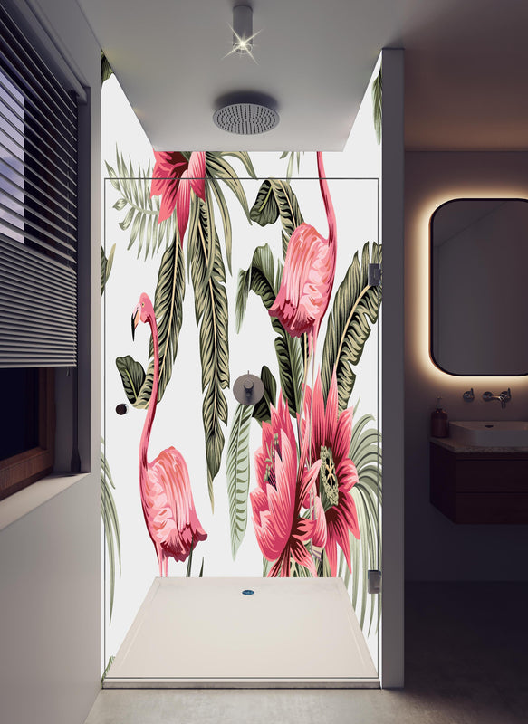 Duschrückwand - Exotischer Flamingo und Blumen Musterdruck in hellem Badezimmer mit Regenduschkopf  - zweiteilige Eck-Duschrückwand