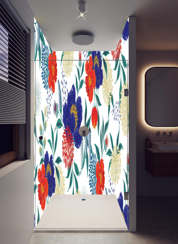 Duschrückwand - Florale Tapete mit buntem Blumen Design in hellem Badezimmer mit Regenduschkopf  - zweiteilige Eck-Duschrückwand
