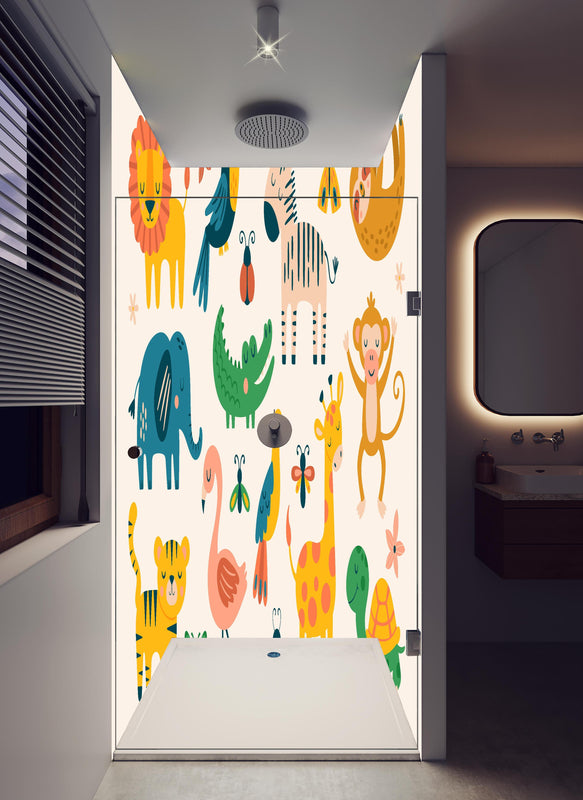 Duschrückwand - Fröhliche bunte Tierillustrationen für Kinder in hellem Badezimmer mit Regenduschkopf  - zweiteilige Eck-Duschrückwand