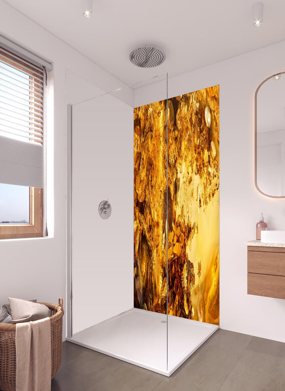 Duschrückwand - Goldener Kristall - Sonnenstein in hellem Badezimmer mit Regenduschkopf  - zweiteilige Eck-Duschrückwand