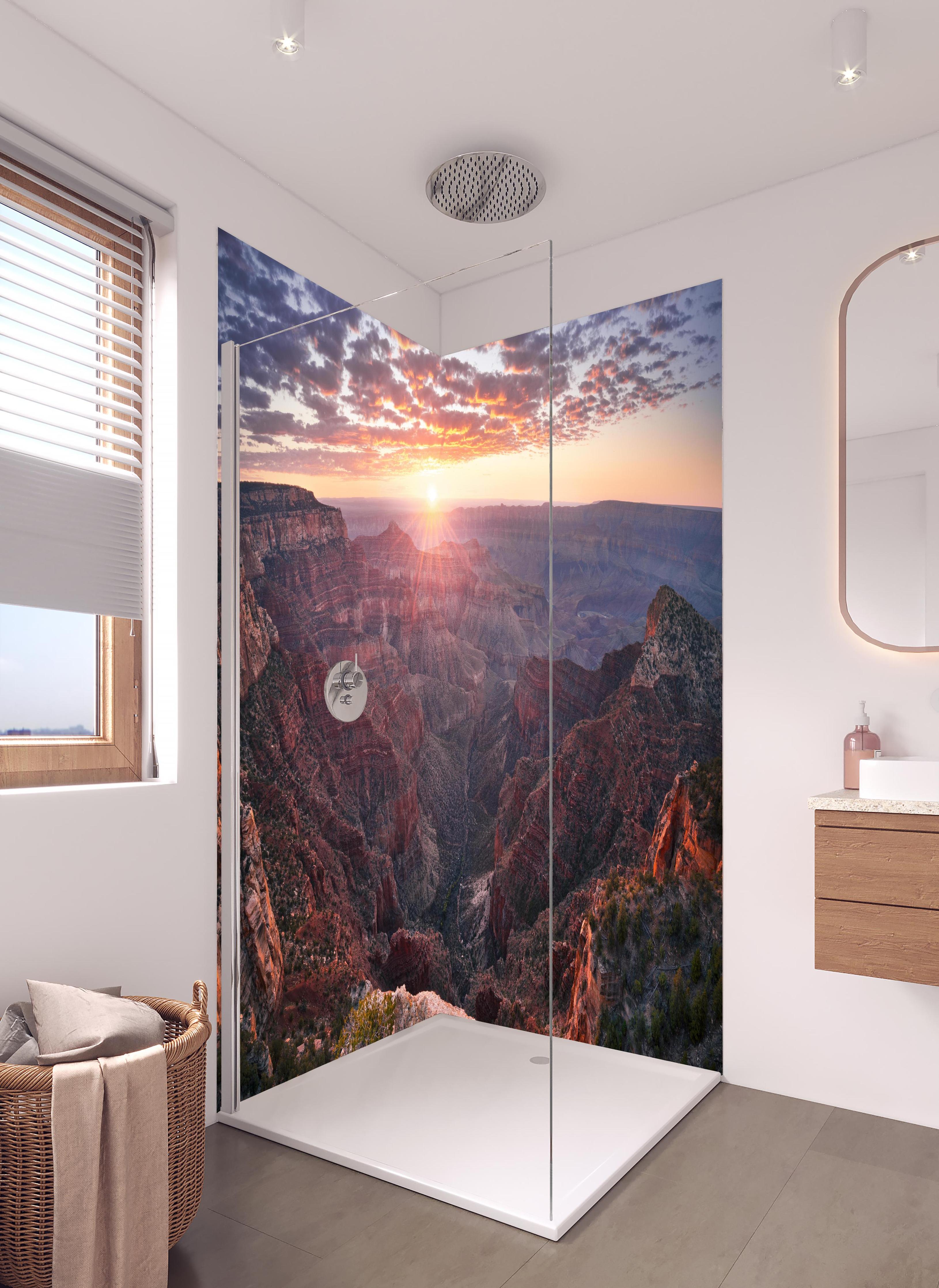 Duschrückwand - Grand Canyon Sonnenuntergang Panorama in hellem Badezimmer mit Regenduschkopf  - zweiteilige Eck-Duschrückwand