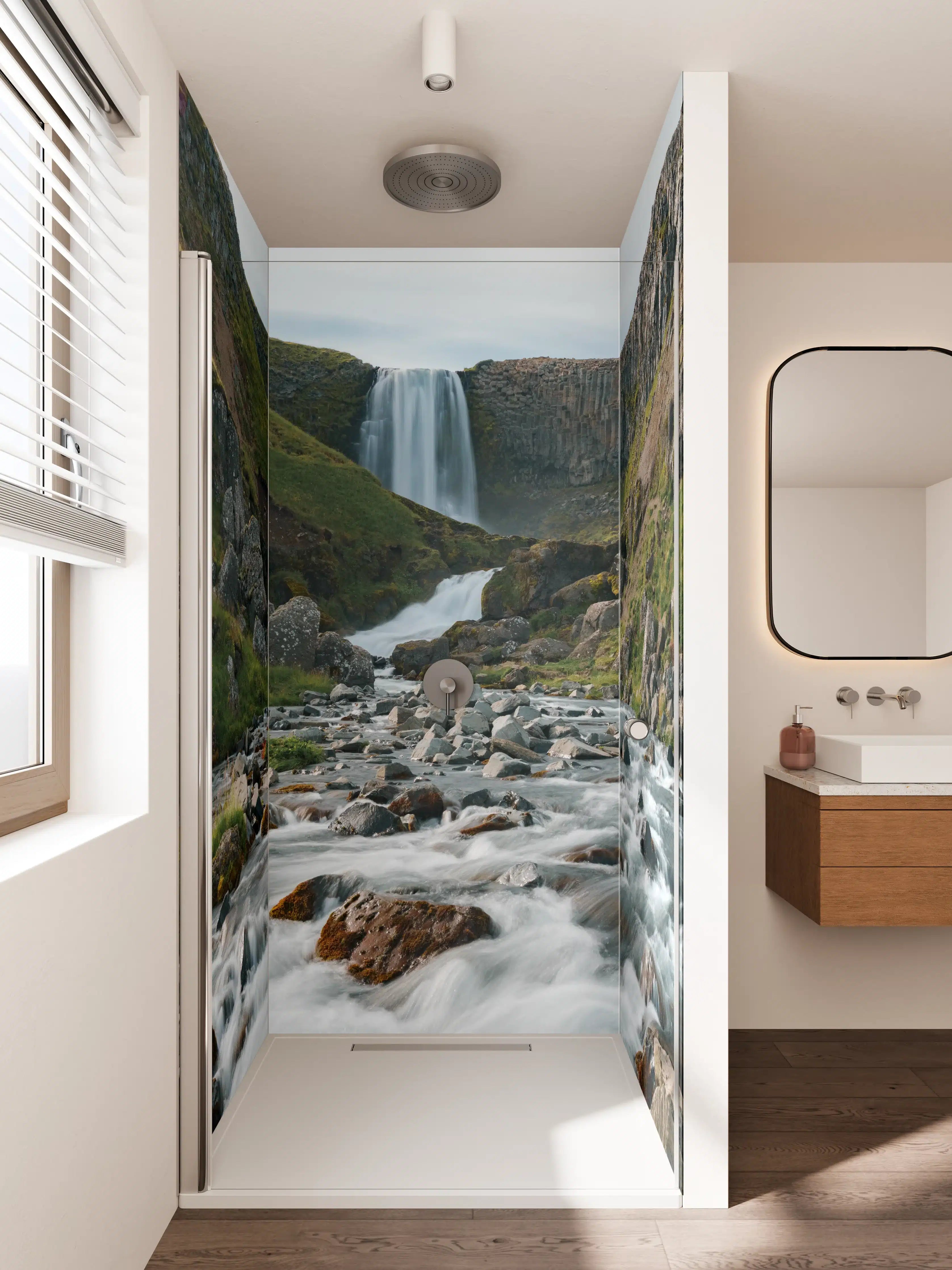 Duschrückwand - Grauer Wasserfall im Eislichten