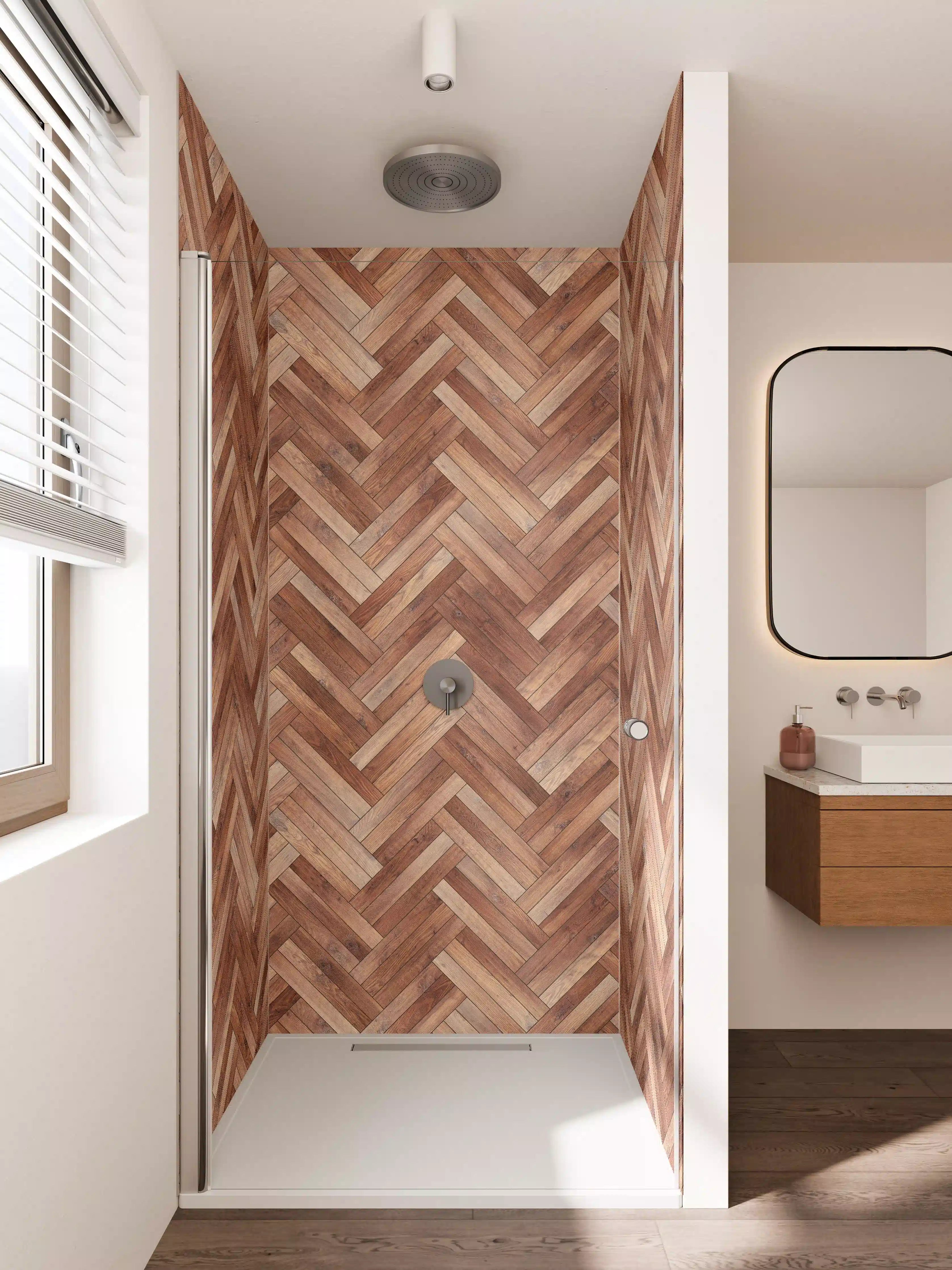 Duschrückwand - Hochwertige Holz-Textur in warmen Brauntönen