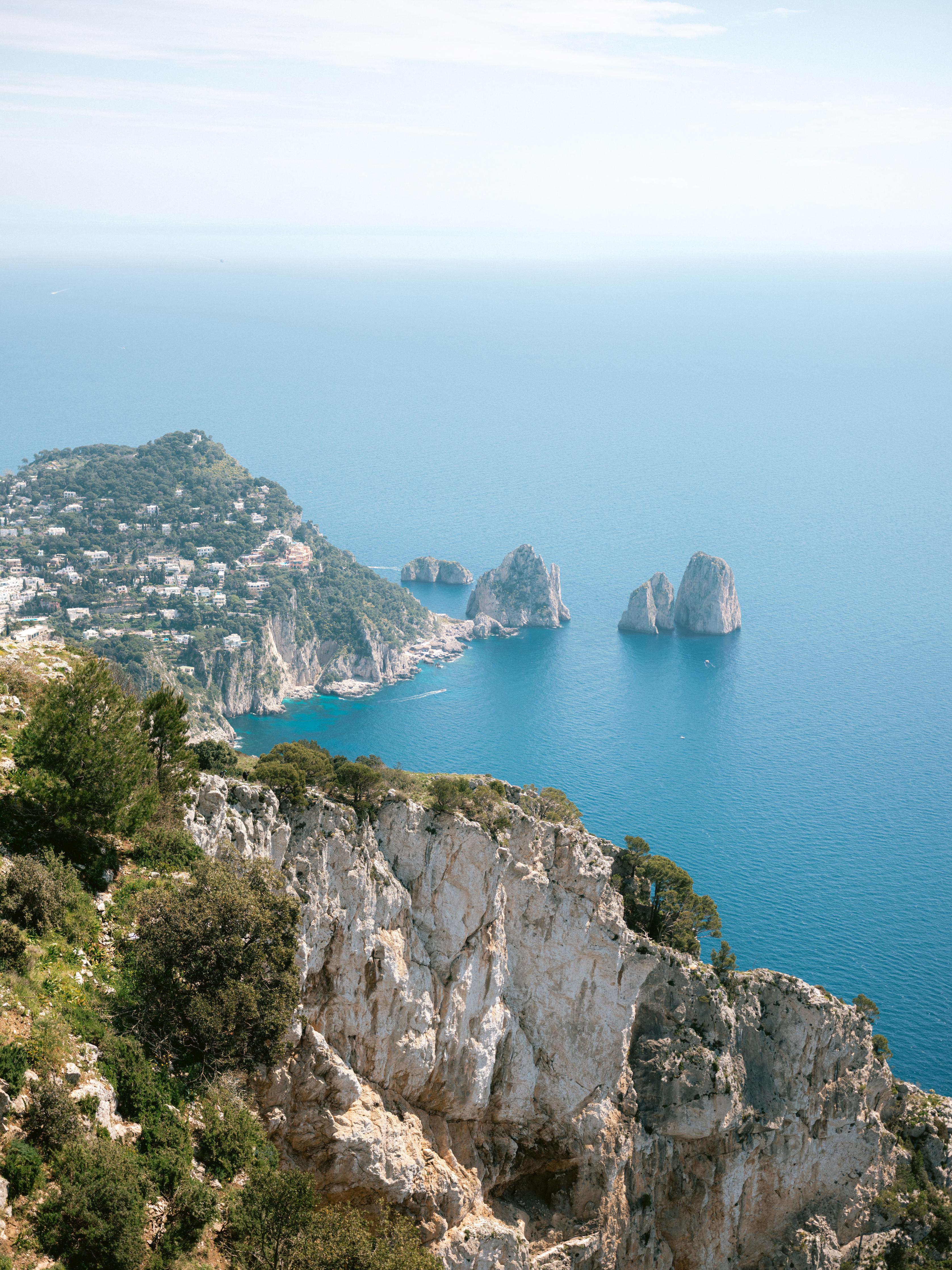 Duschrückwand-Idyllische Capri Küste und blaues Meer