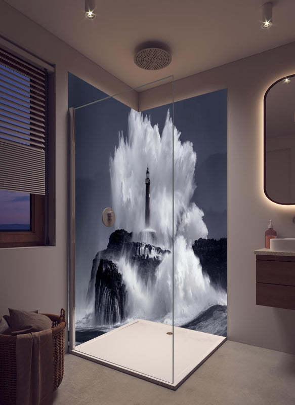 Duschrückwand - Insel mit großen Wellen in hellem Badezimmer mit Regenduschkopf  - zweiteilige Eck-Duschrückwand