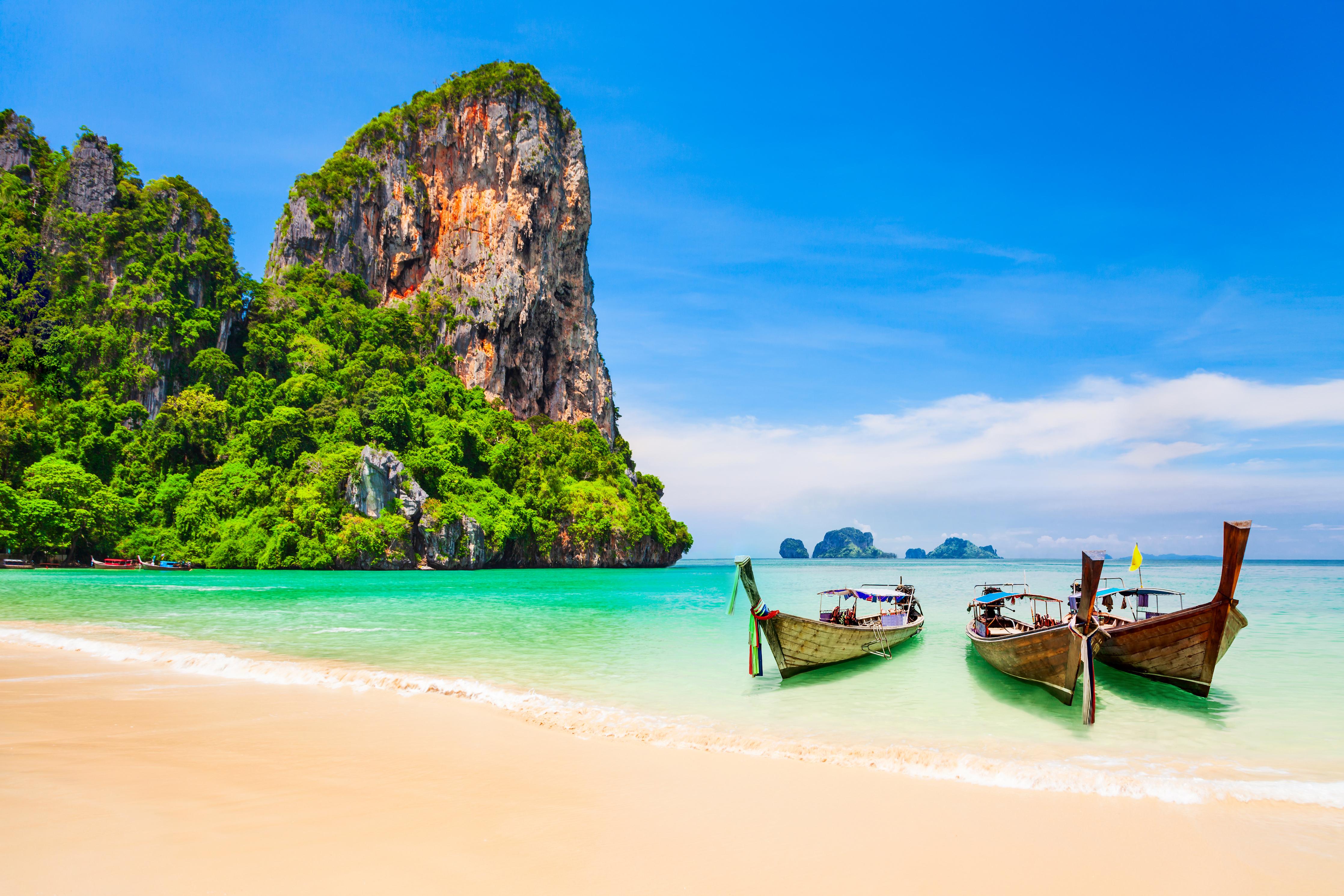 Duschrückwand-Klarwasserstrand in Thailand