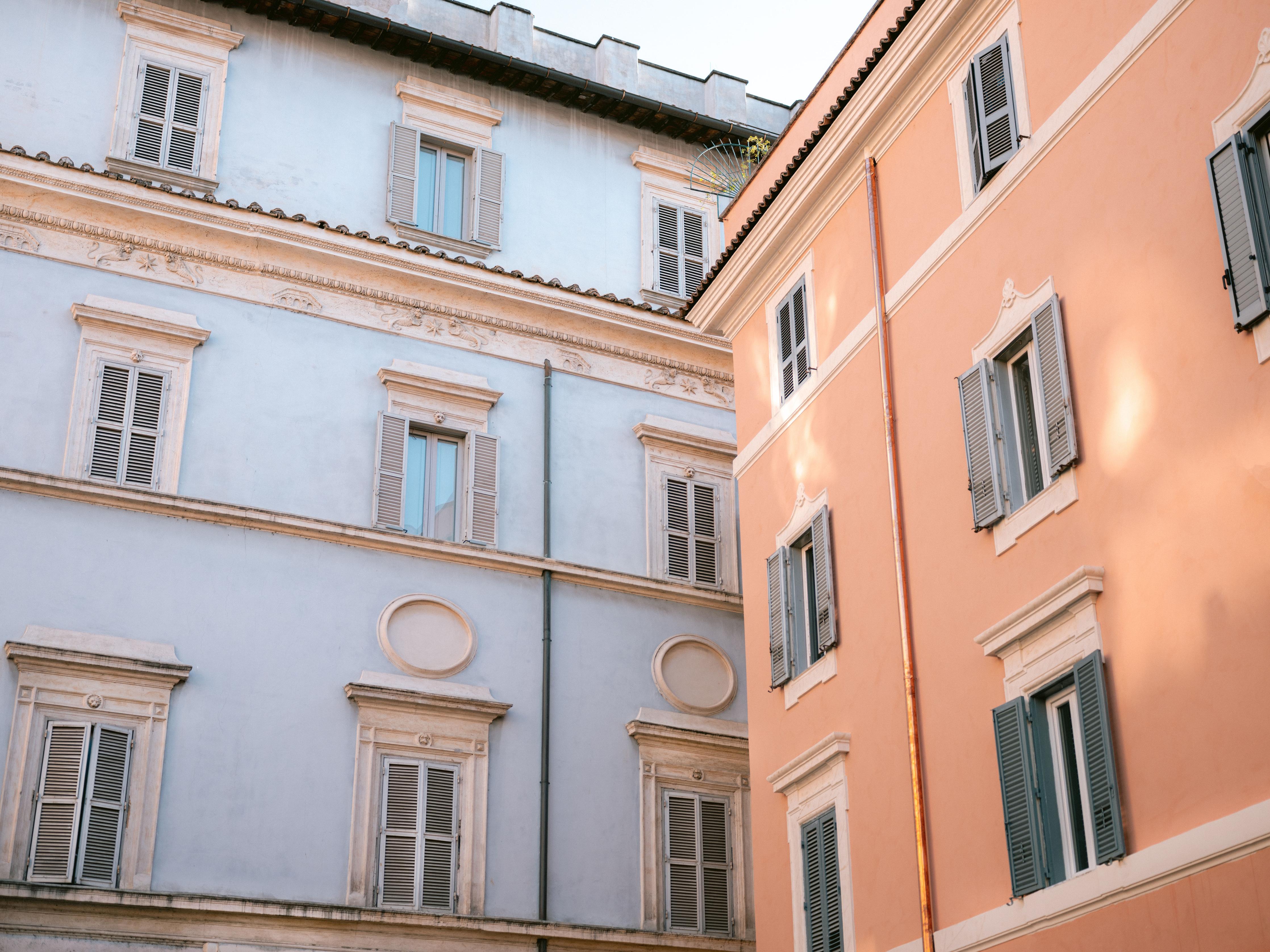 Duschrückwand-Lilac and Pink Fassadenblick im Stadtviertel