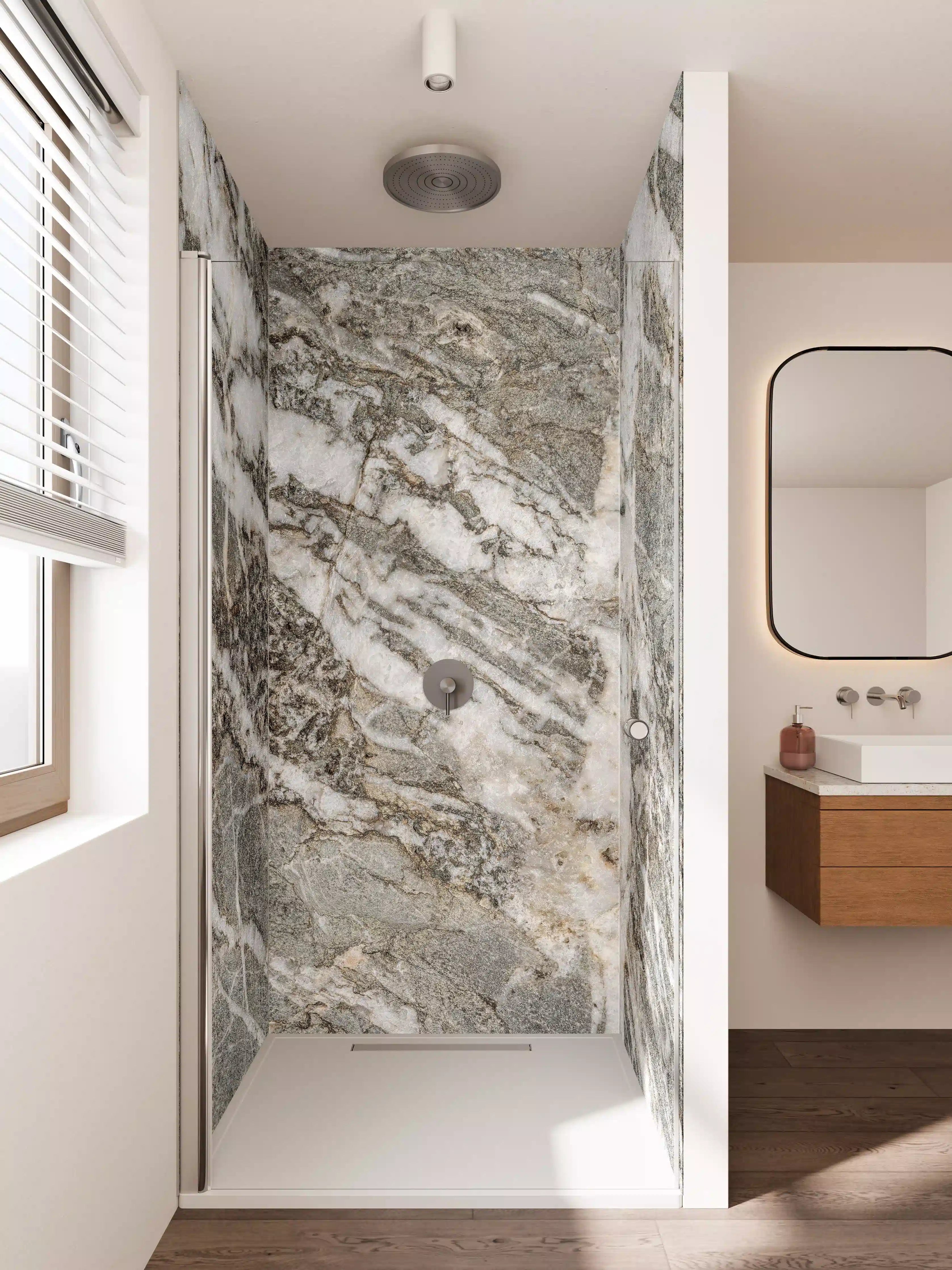 Duschrückwand - Luxuriöse Natursteinoptik in Grautönen mit weißen Adern